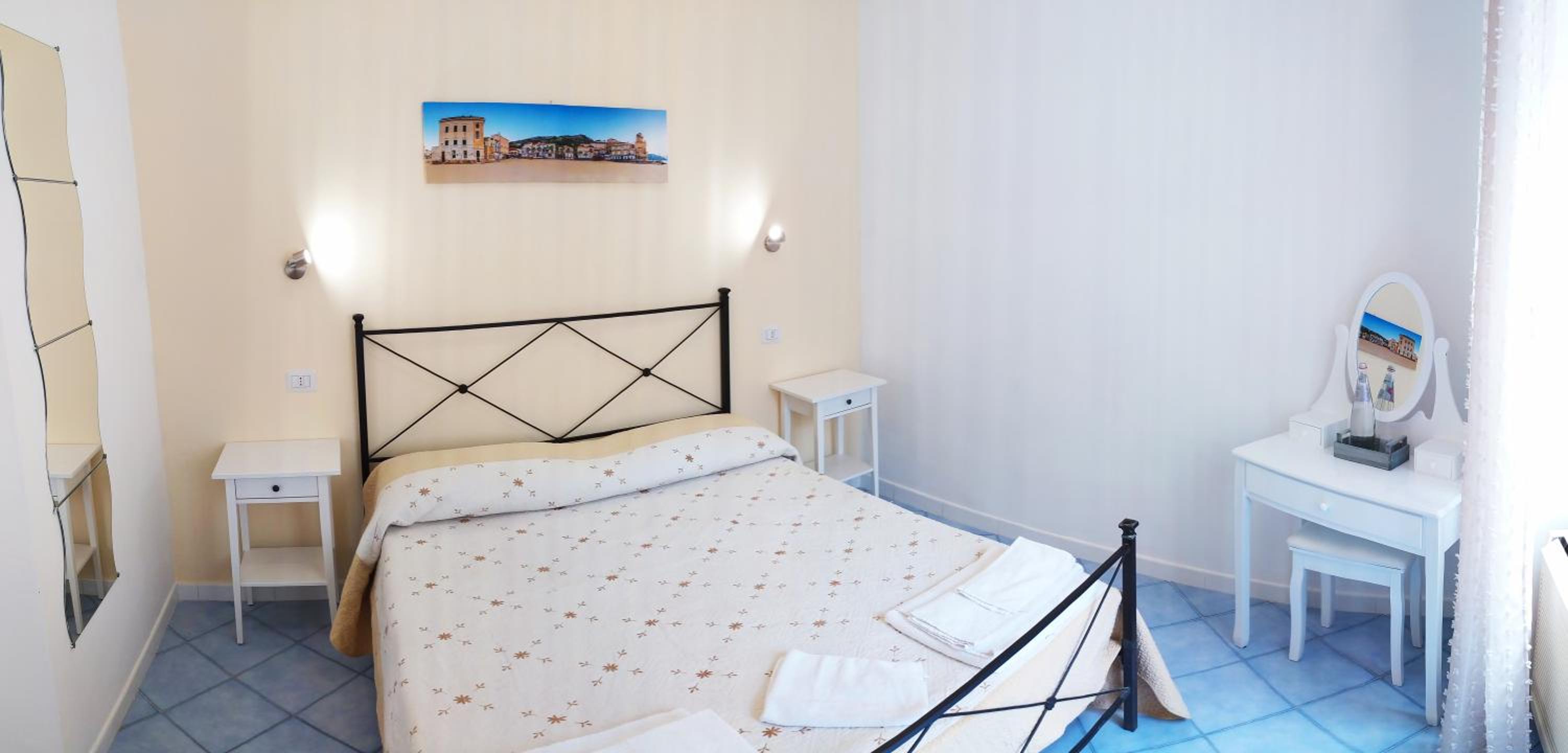 Economy Double Room photo 1