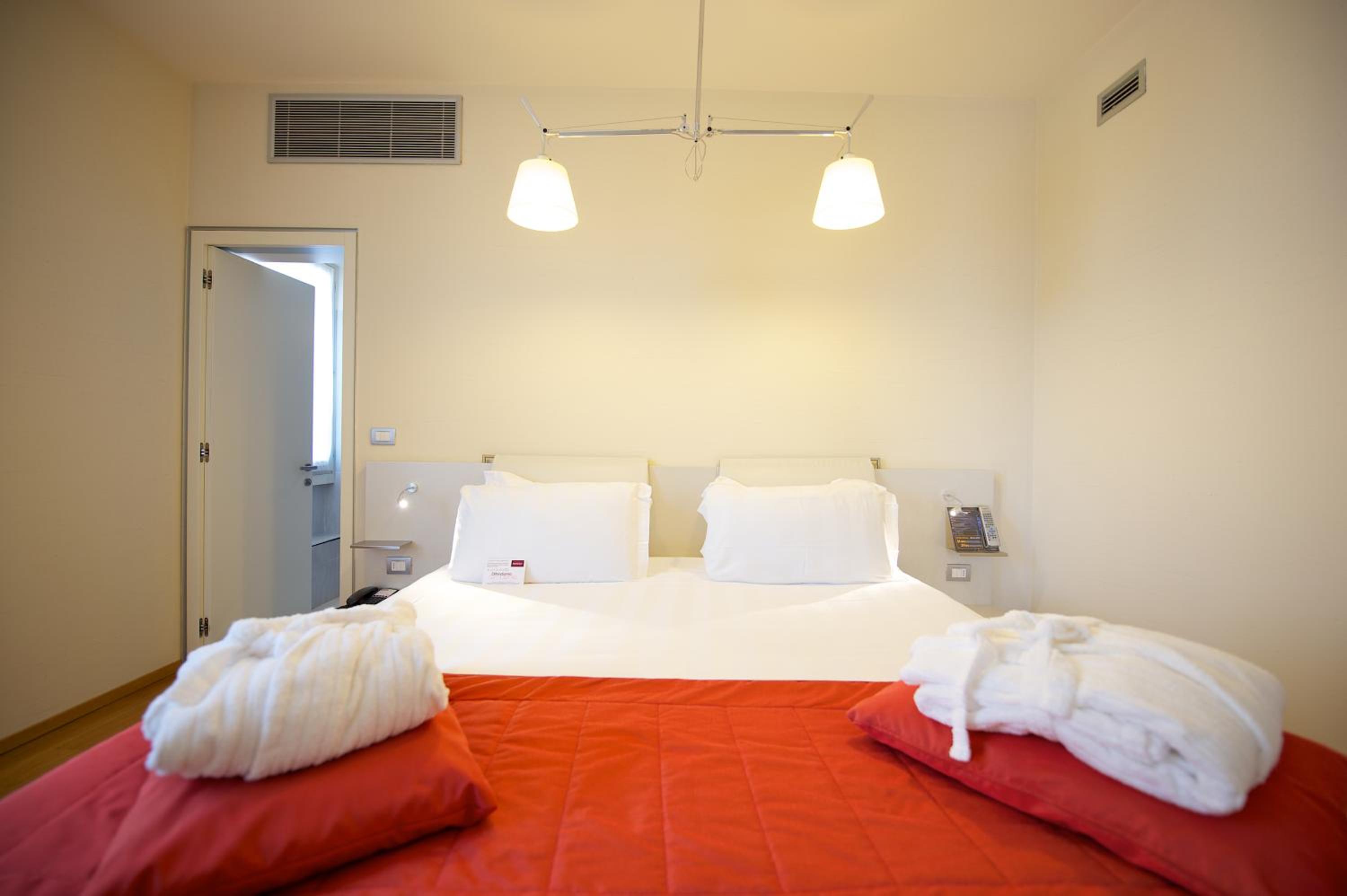 Classic Double Room with King Bed