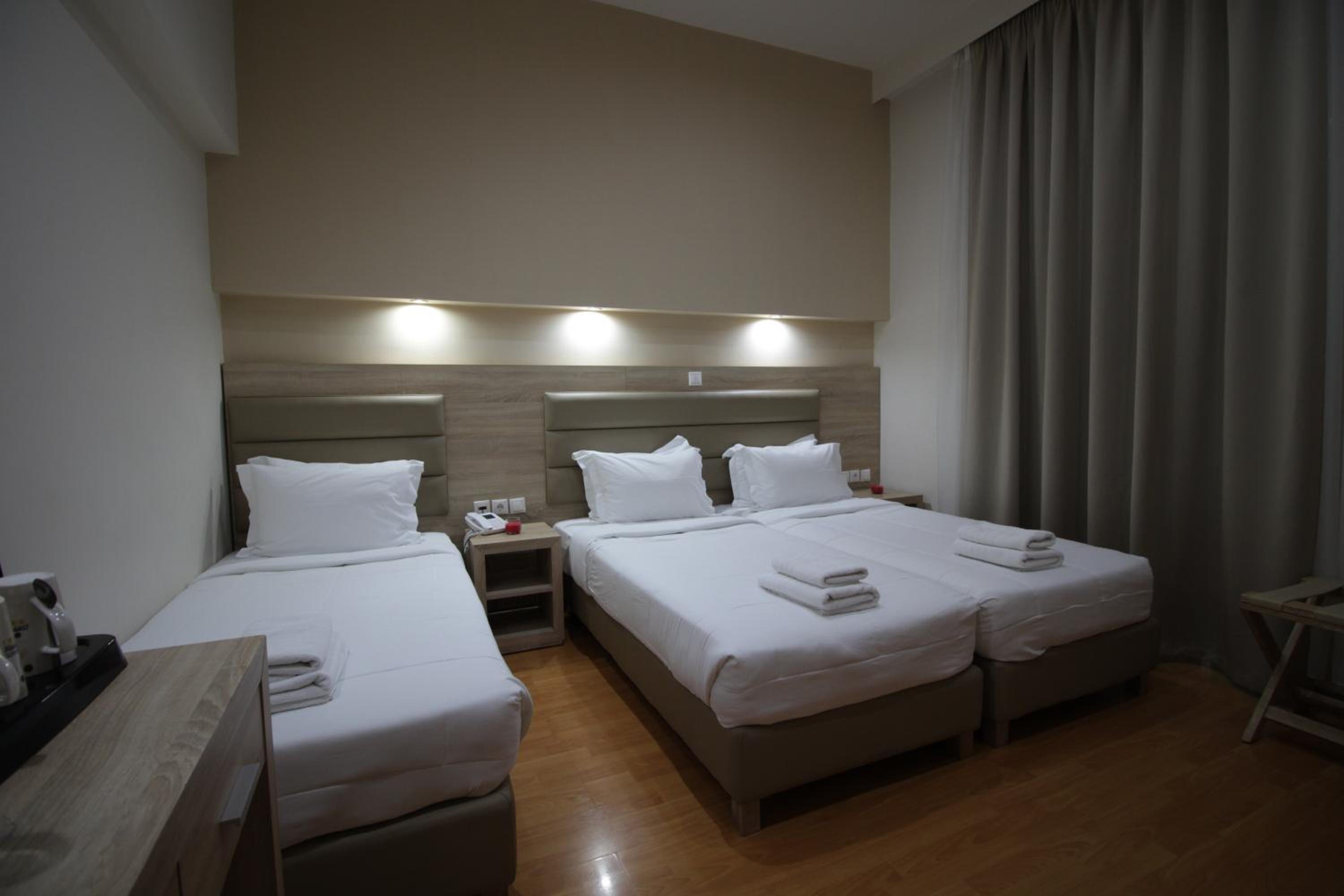 Triple Room with Private Bathroom photo 1