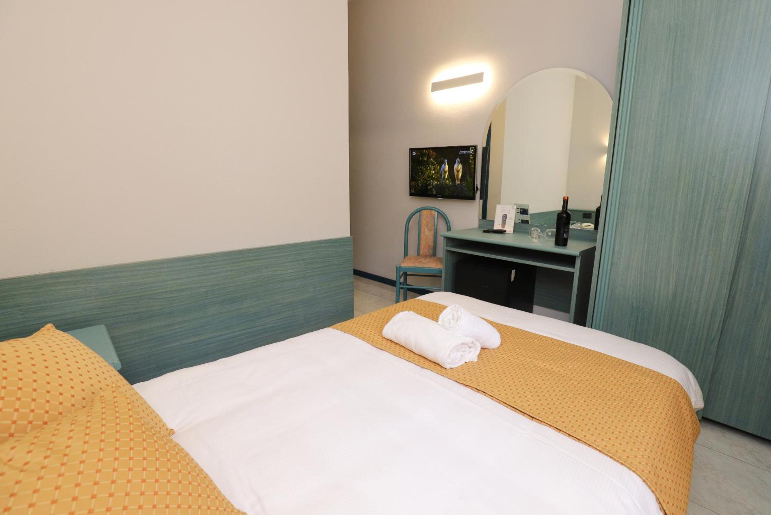 Single Room photo 2