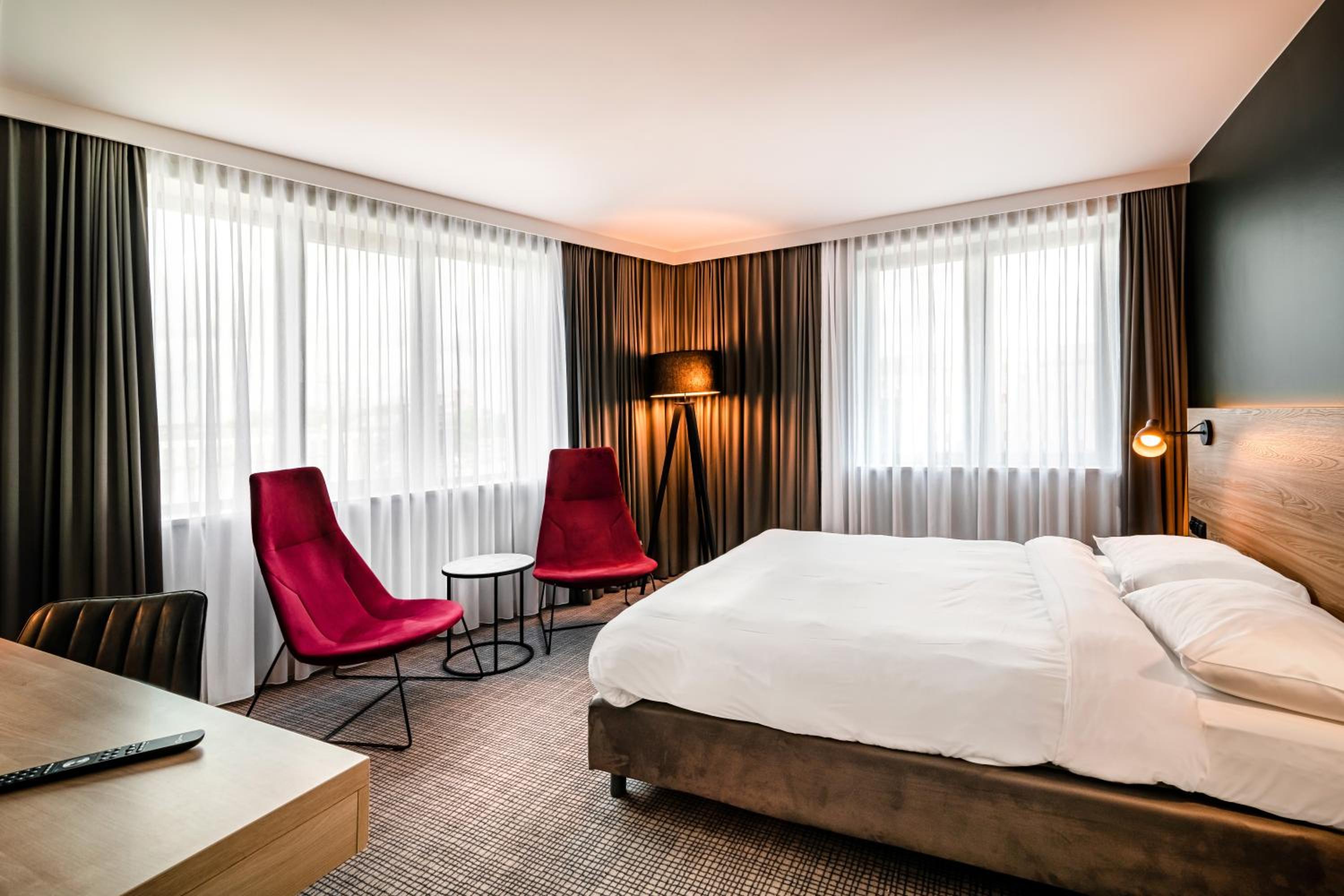 Superior Room with Castle View - Photo 7