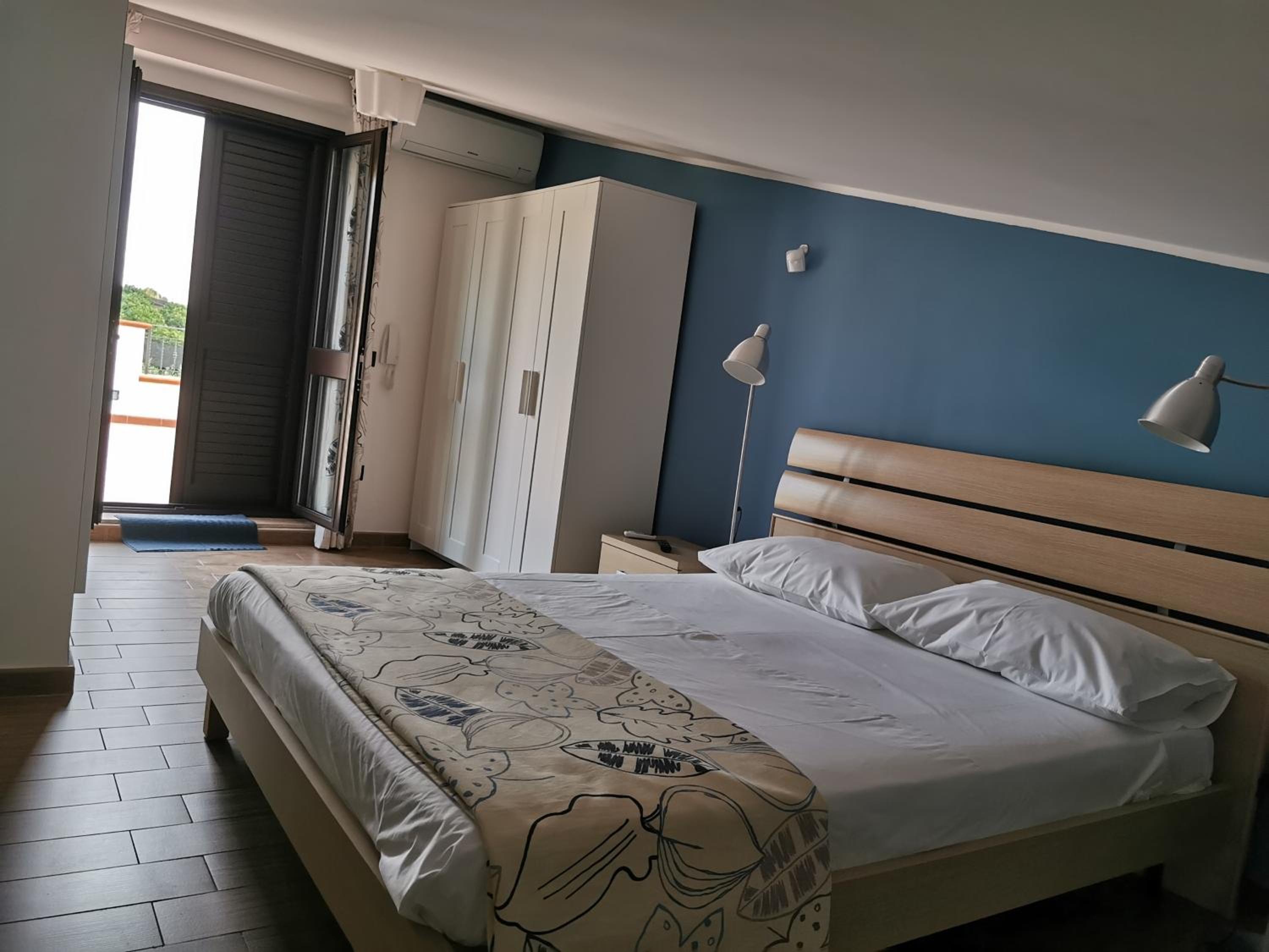 Suite with Terrace - Photo 6