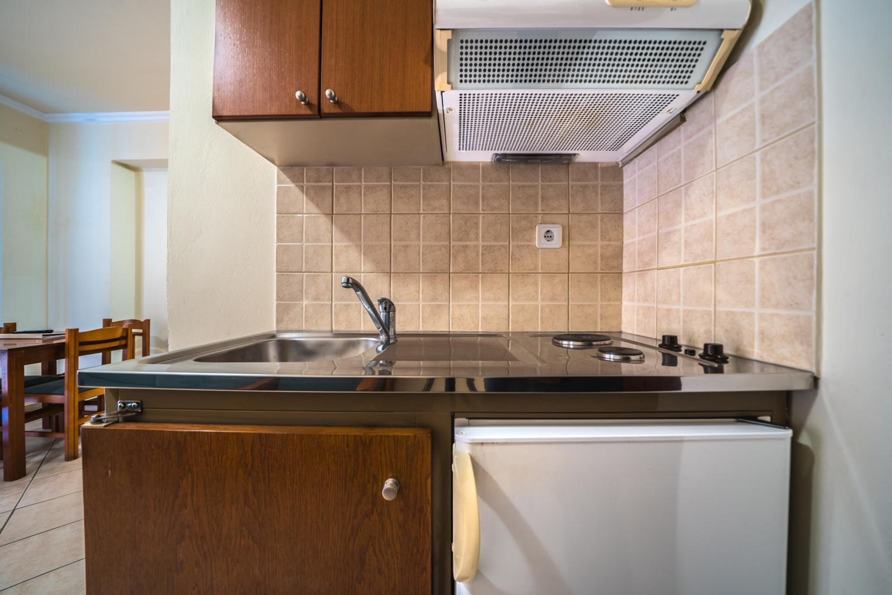 One-Bedroom Apartment (4 Adults) - Photo 6