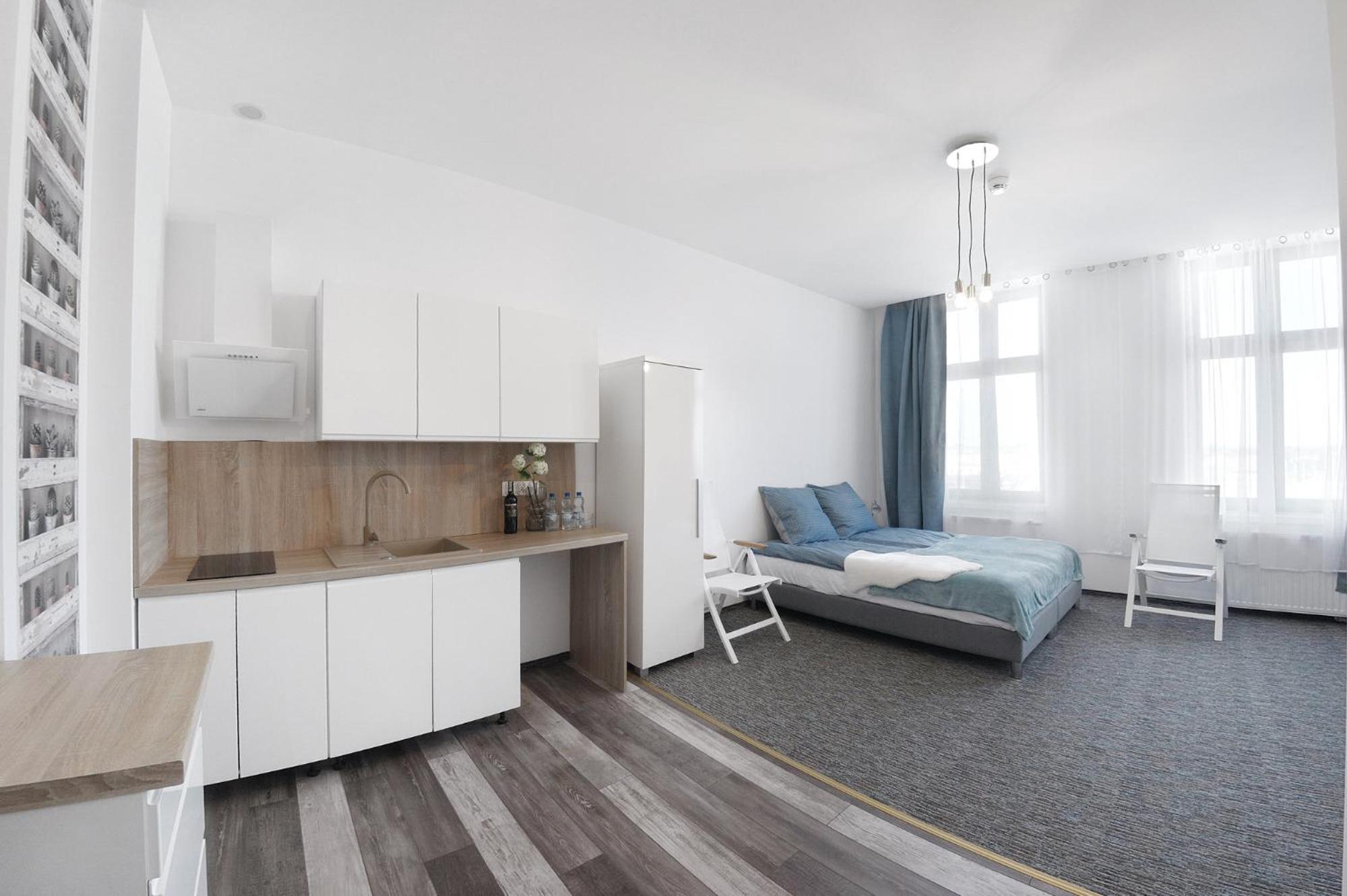 Family Room with Private Bathroom - Photo 1