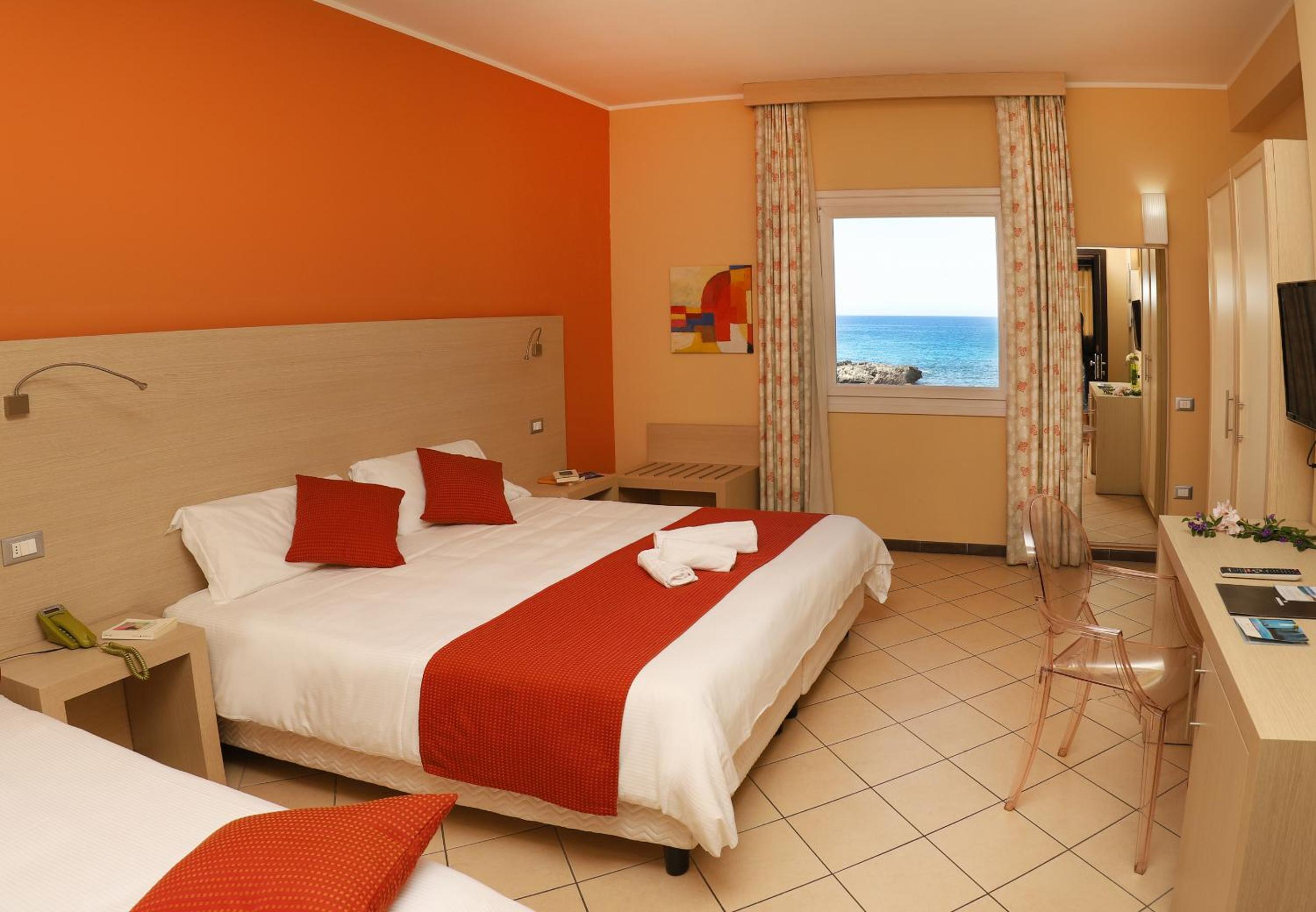 Classic Triple Room - Photo 1