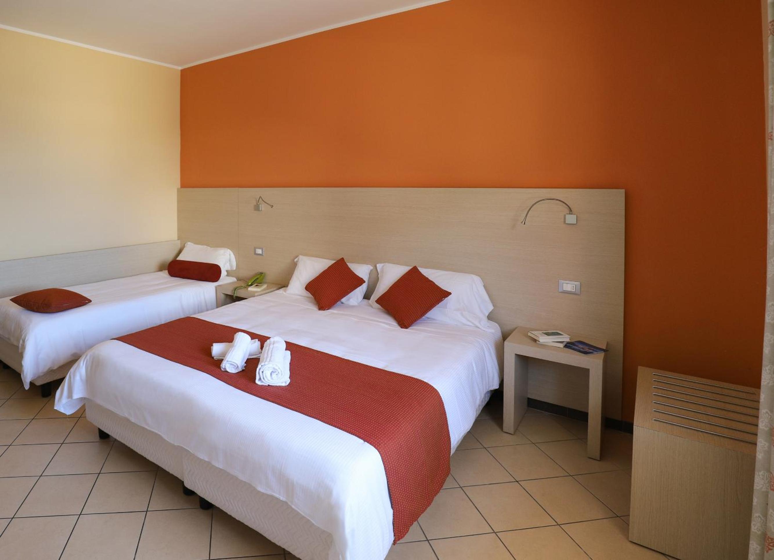 Classic Triple Room - Photo 7