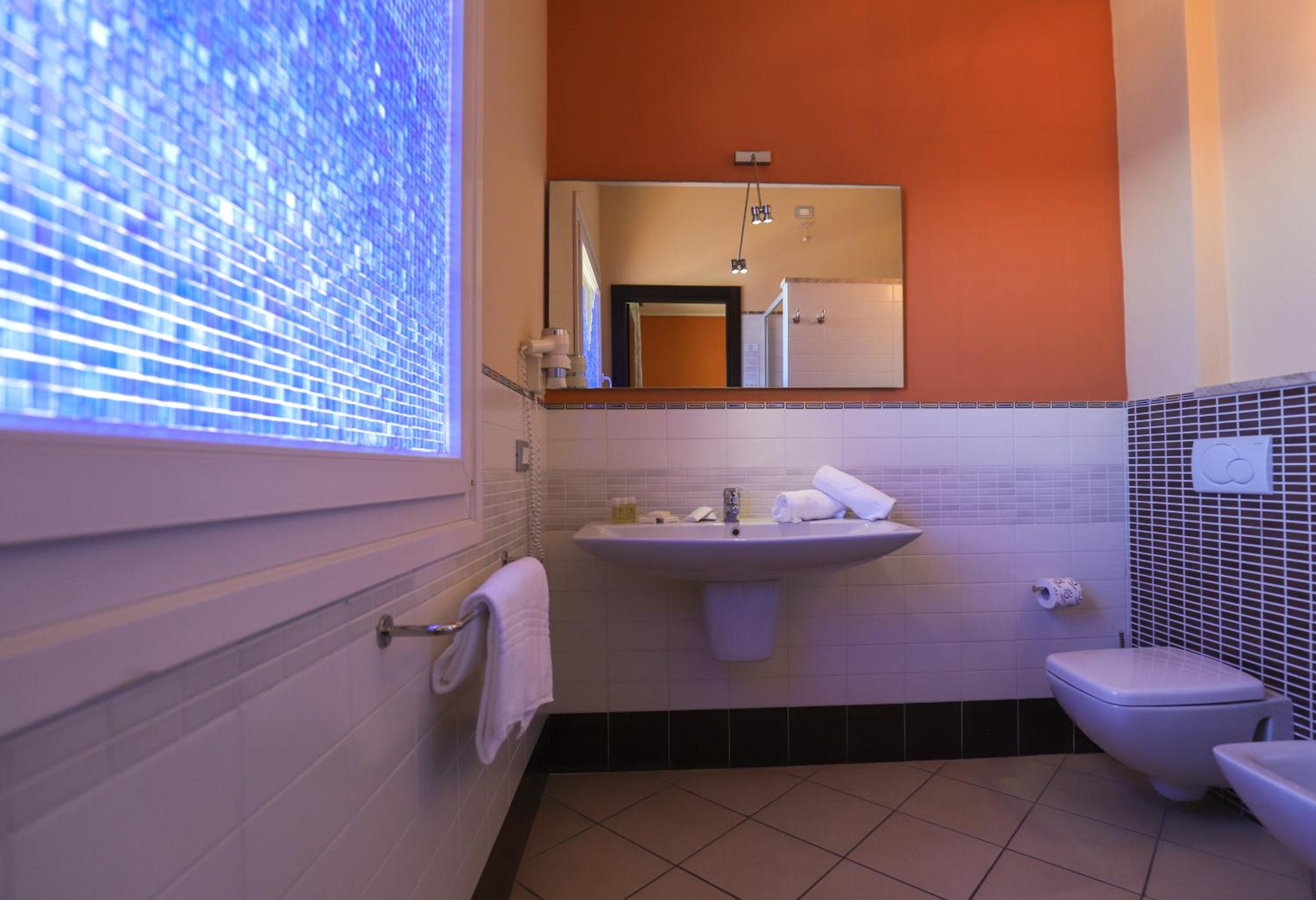 Classic Triple Room - Photo 8