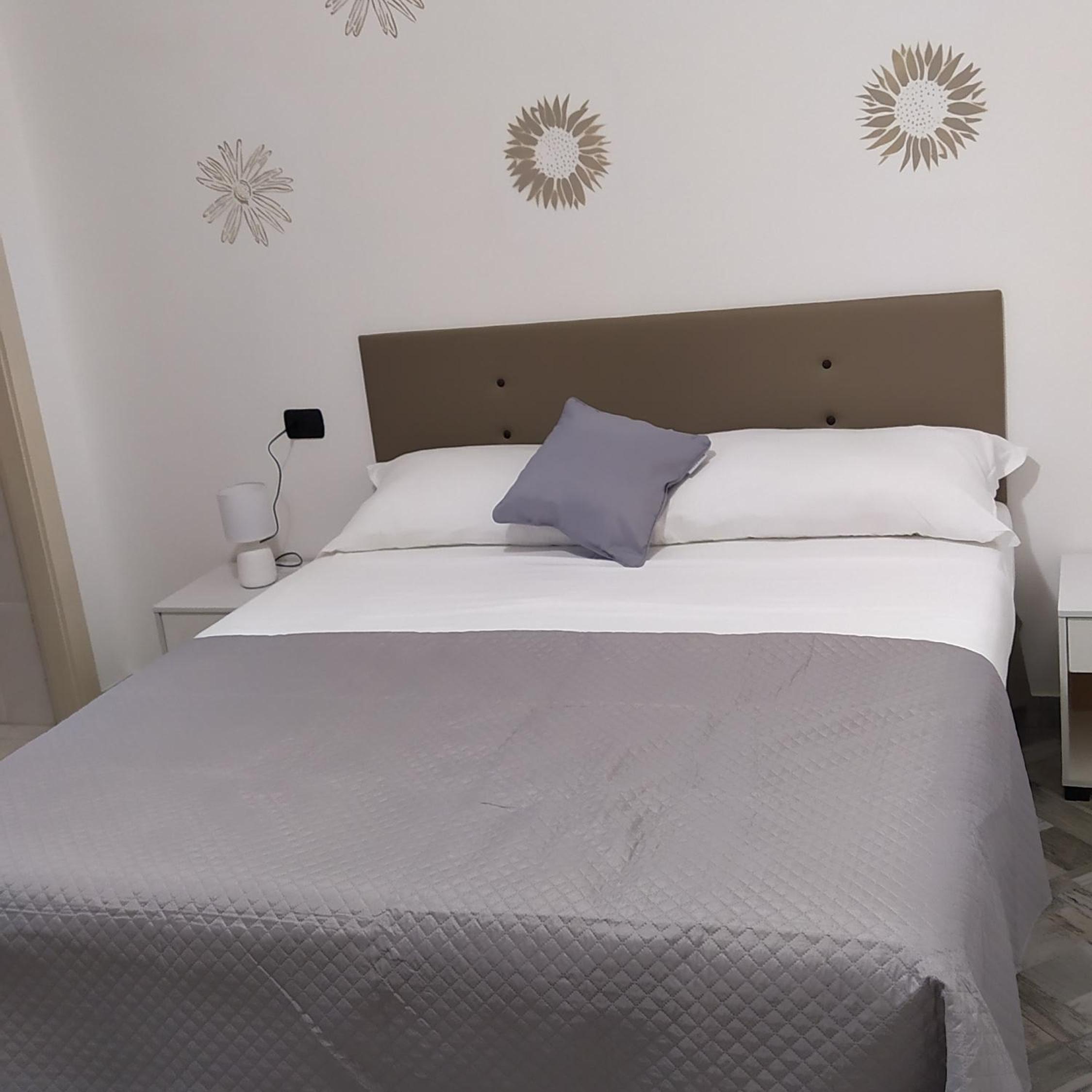 Double or Twin Room - Photo 6