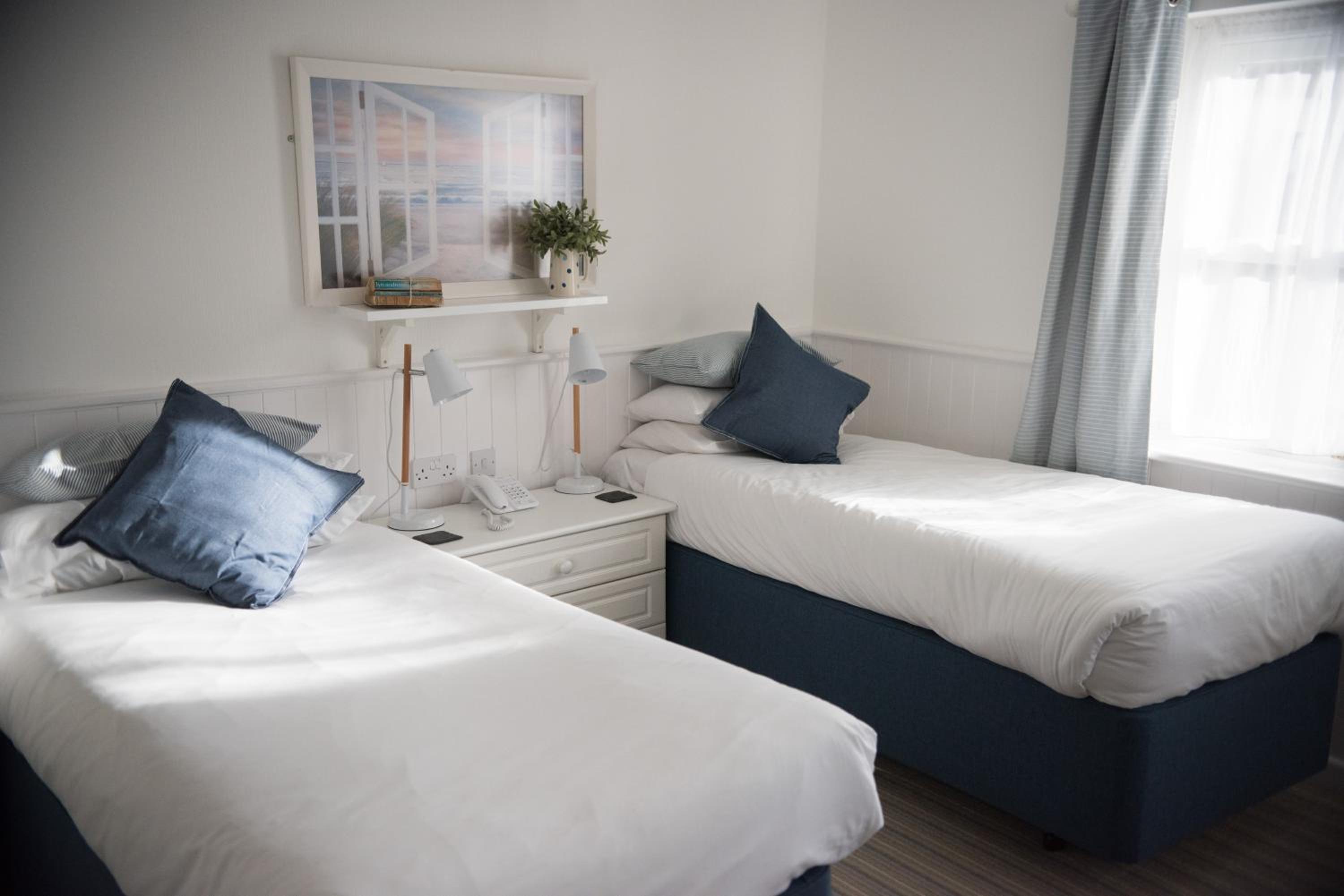 Standard Twin Room photo 3