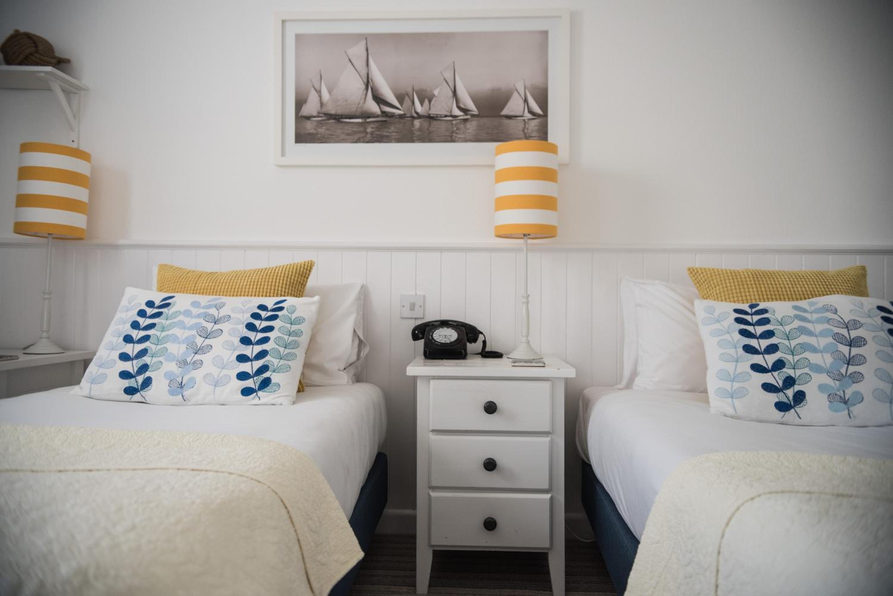 Standard Twin Room photo 2