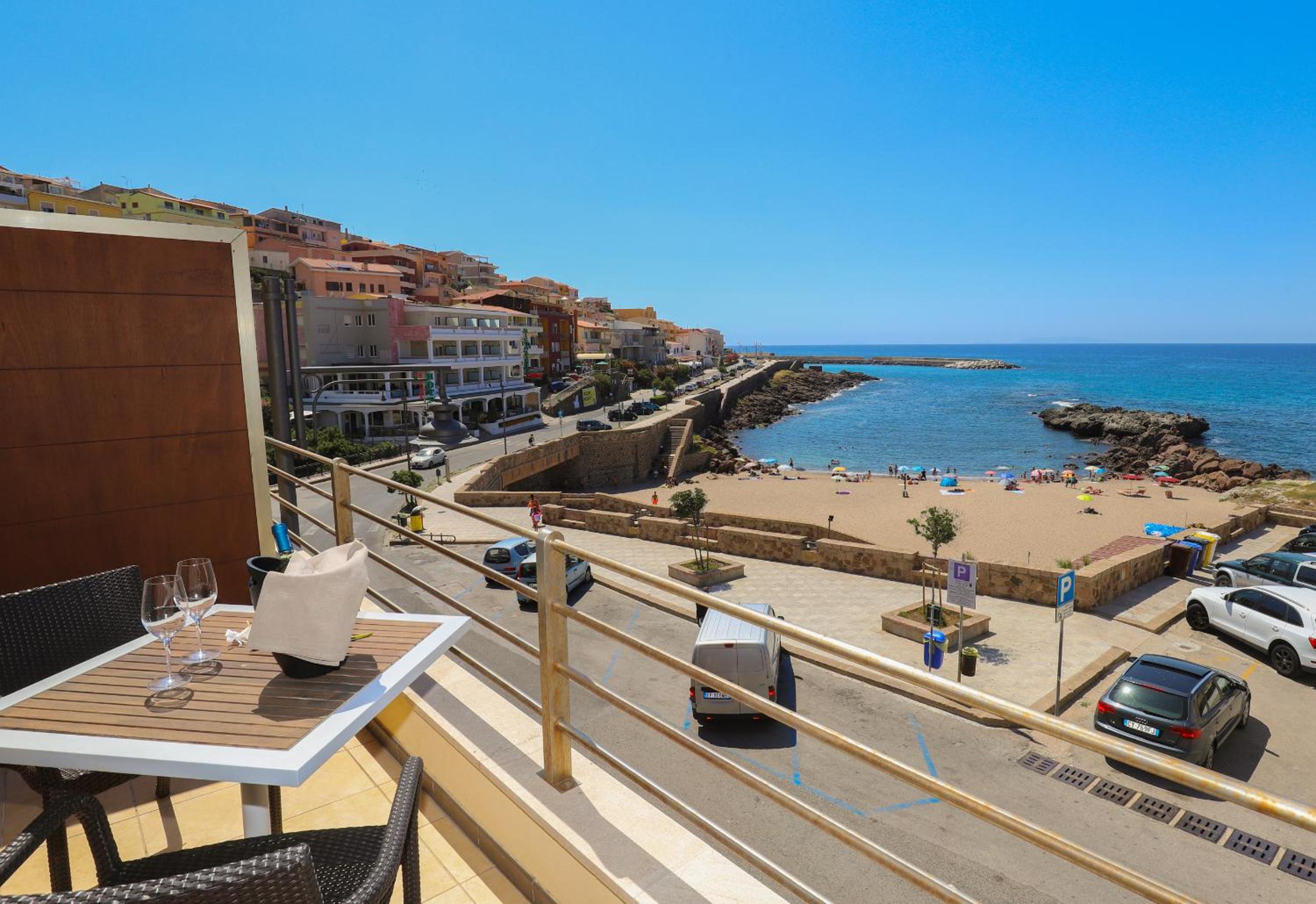 Triple Room with Balcony and Sea View - Photo 8