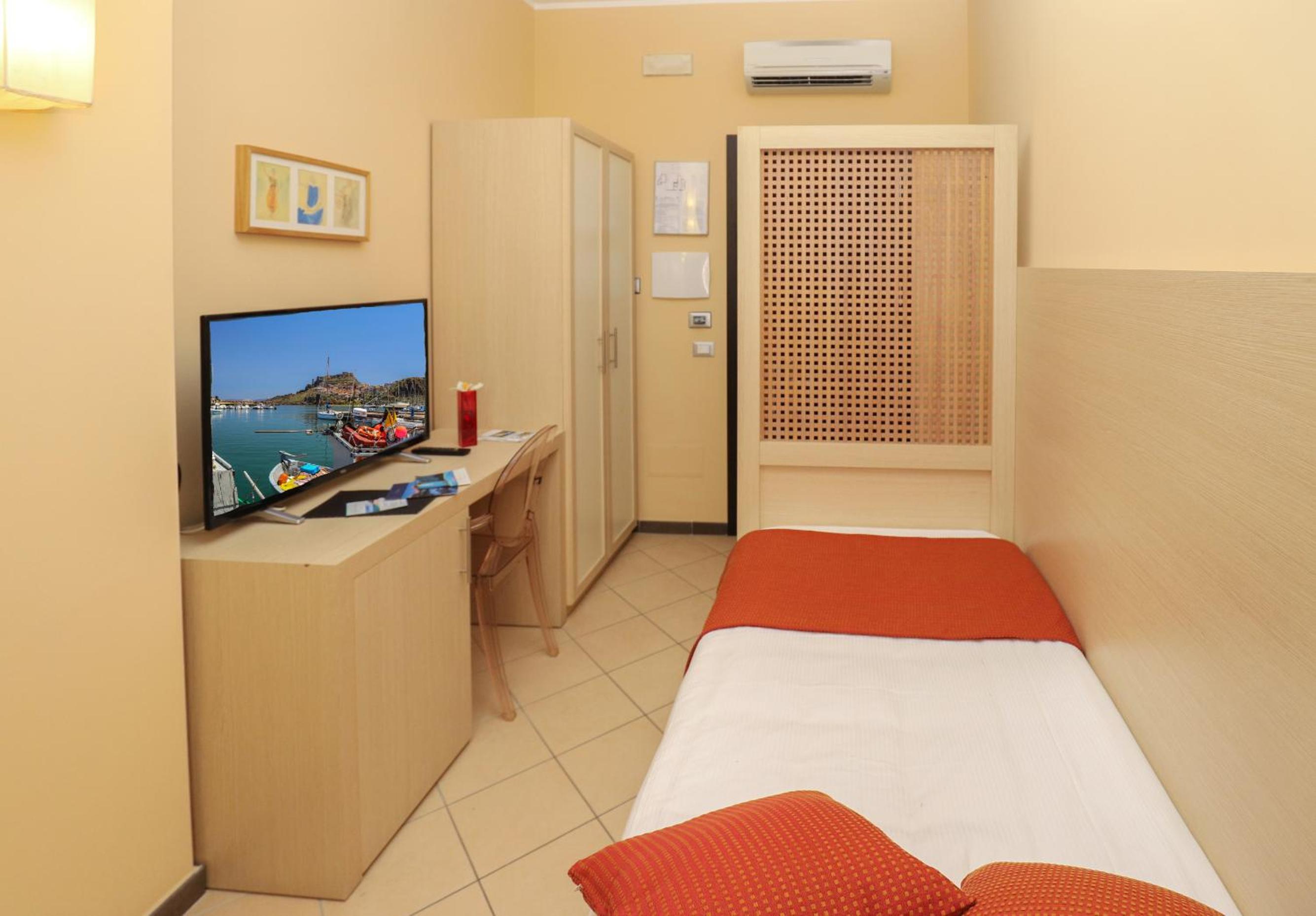 Standard Single Room - Photo 2