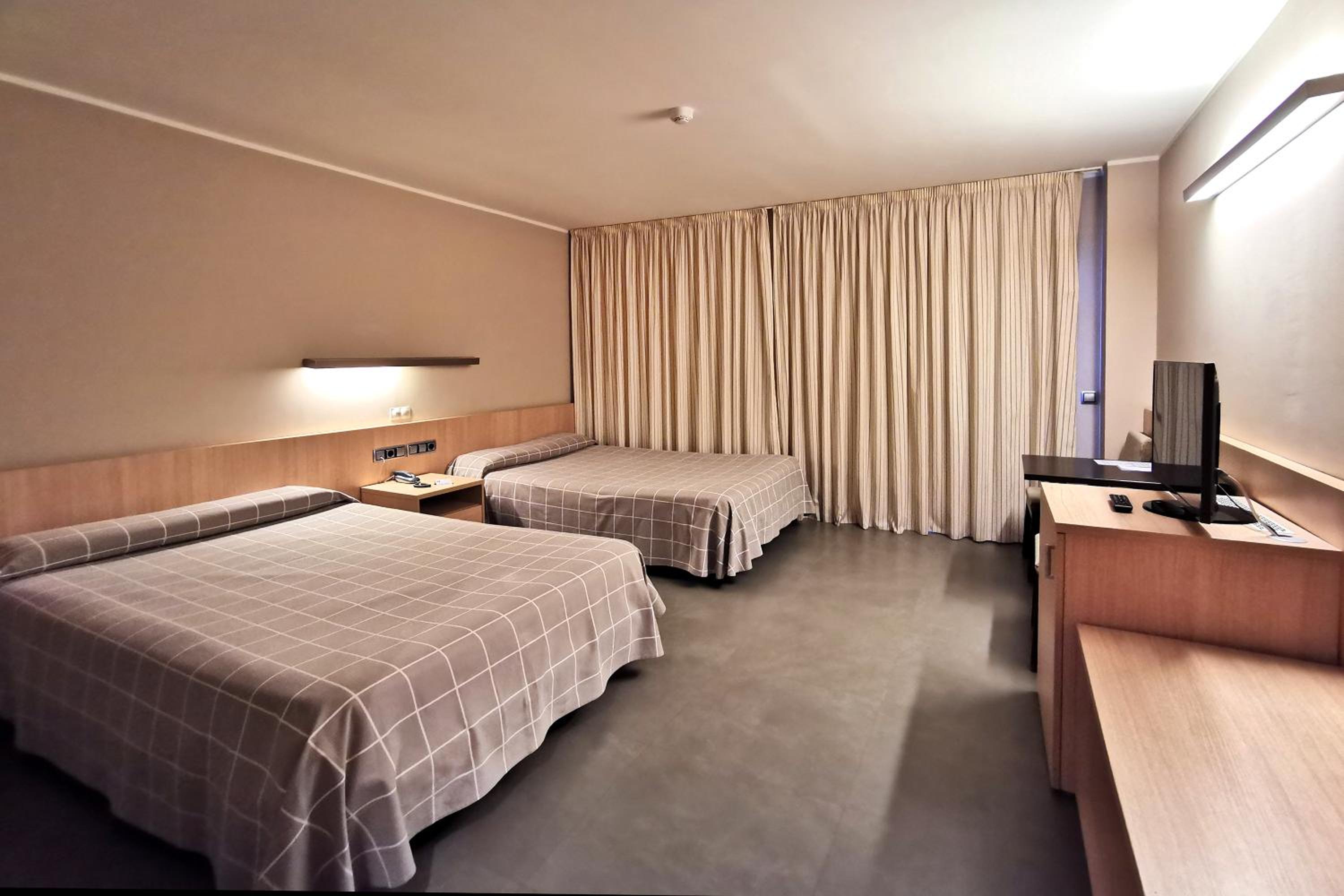 Double or Twin Room - Photo 1