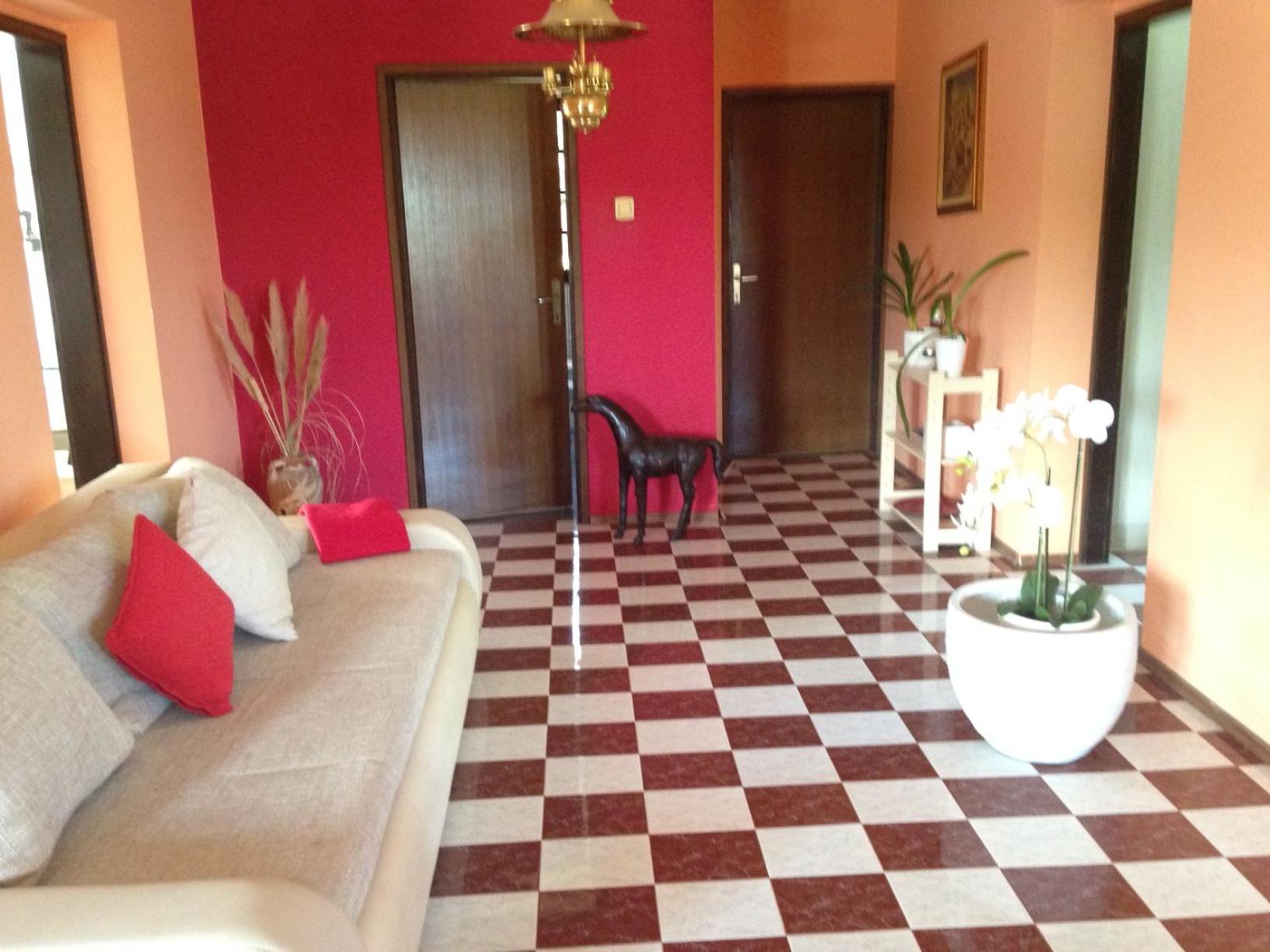 Three-Bedroom Premium Apartment with Balcony photo 1