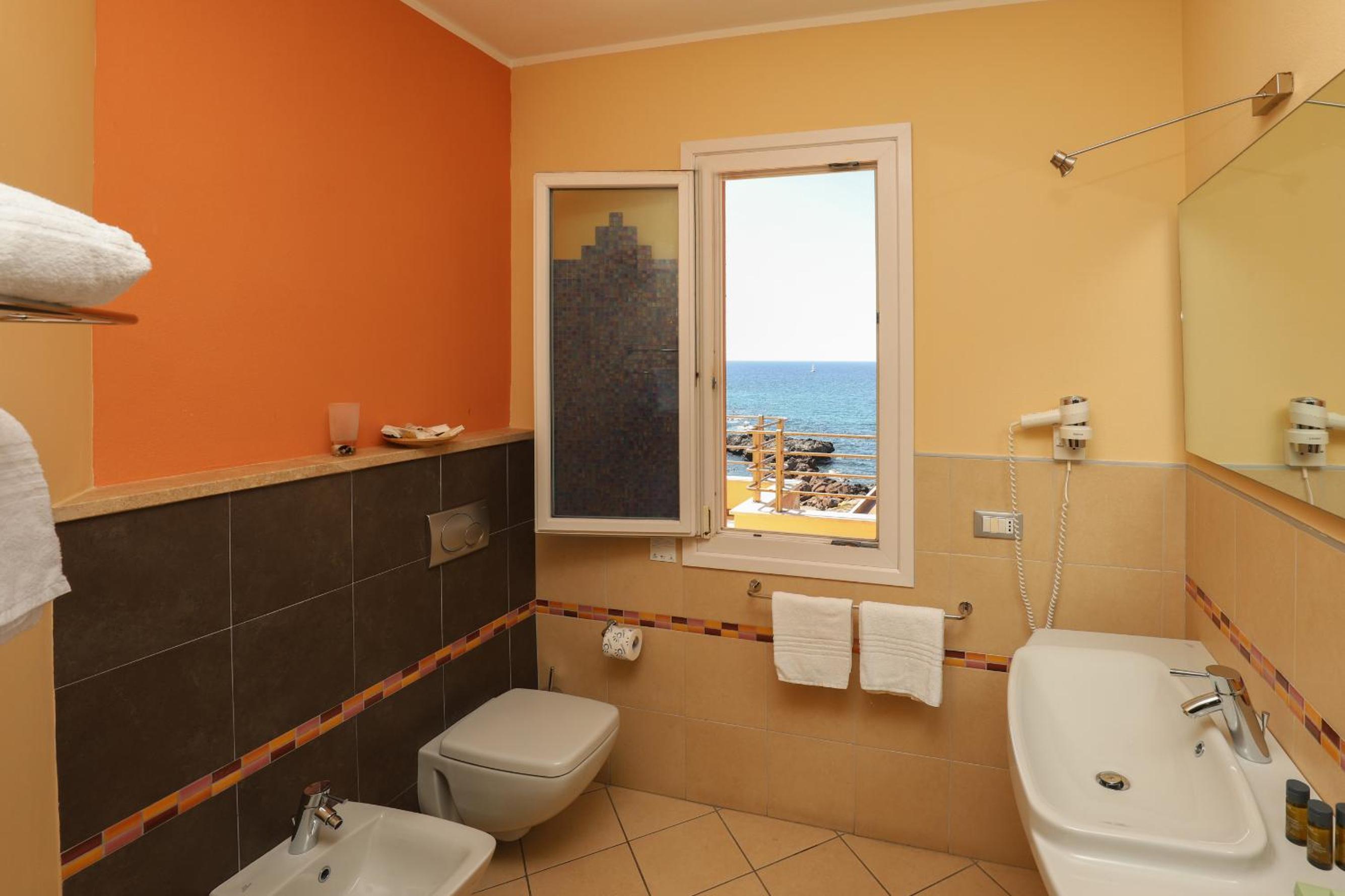Junior Suite with Terrace and Sea View - Photo 12