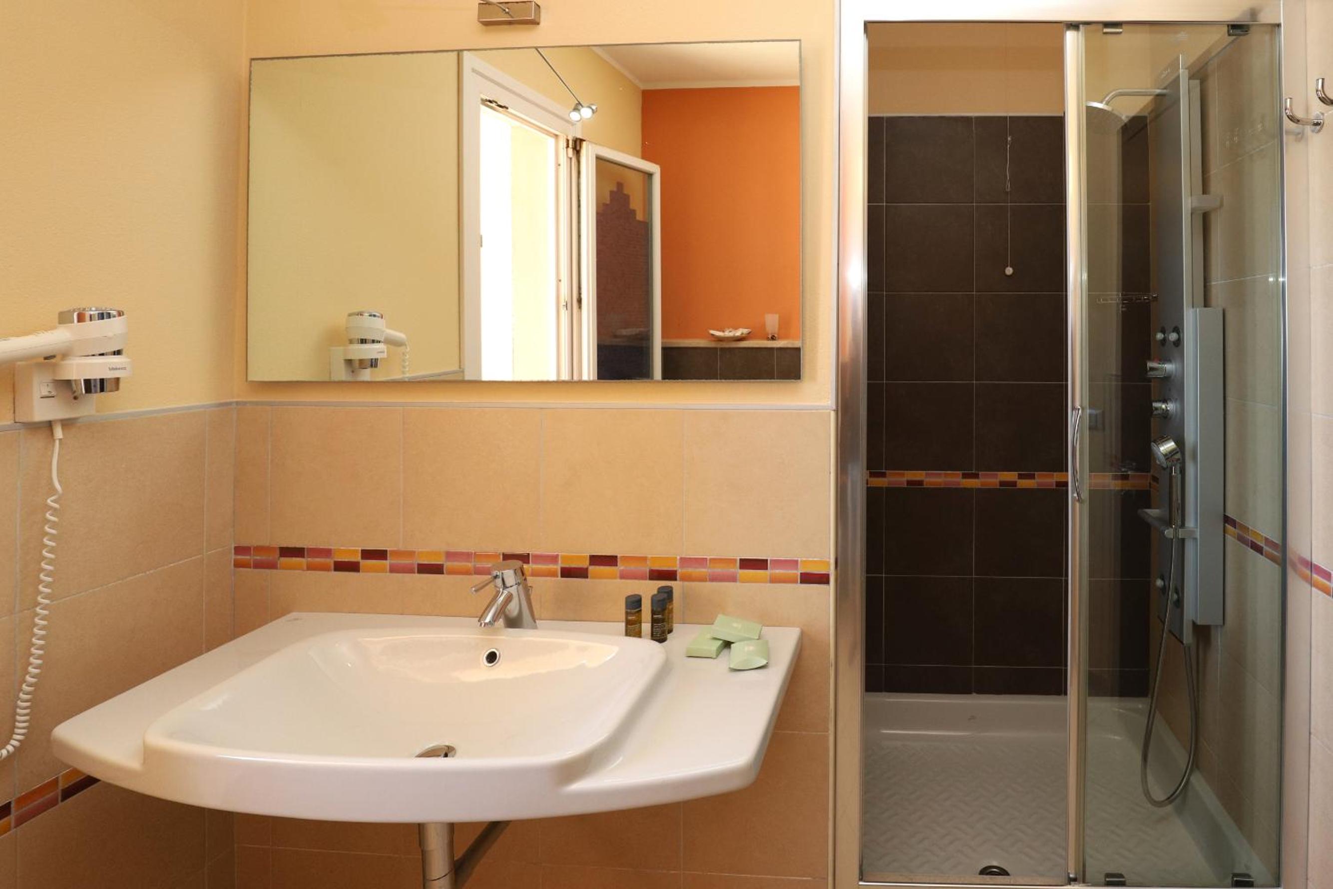 Junior Suite with Terrace and Sea View - Photo 10