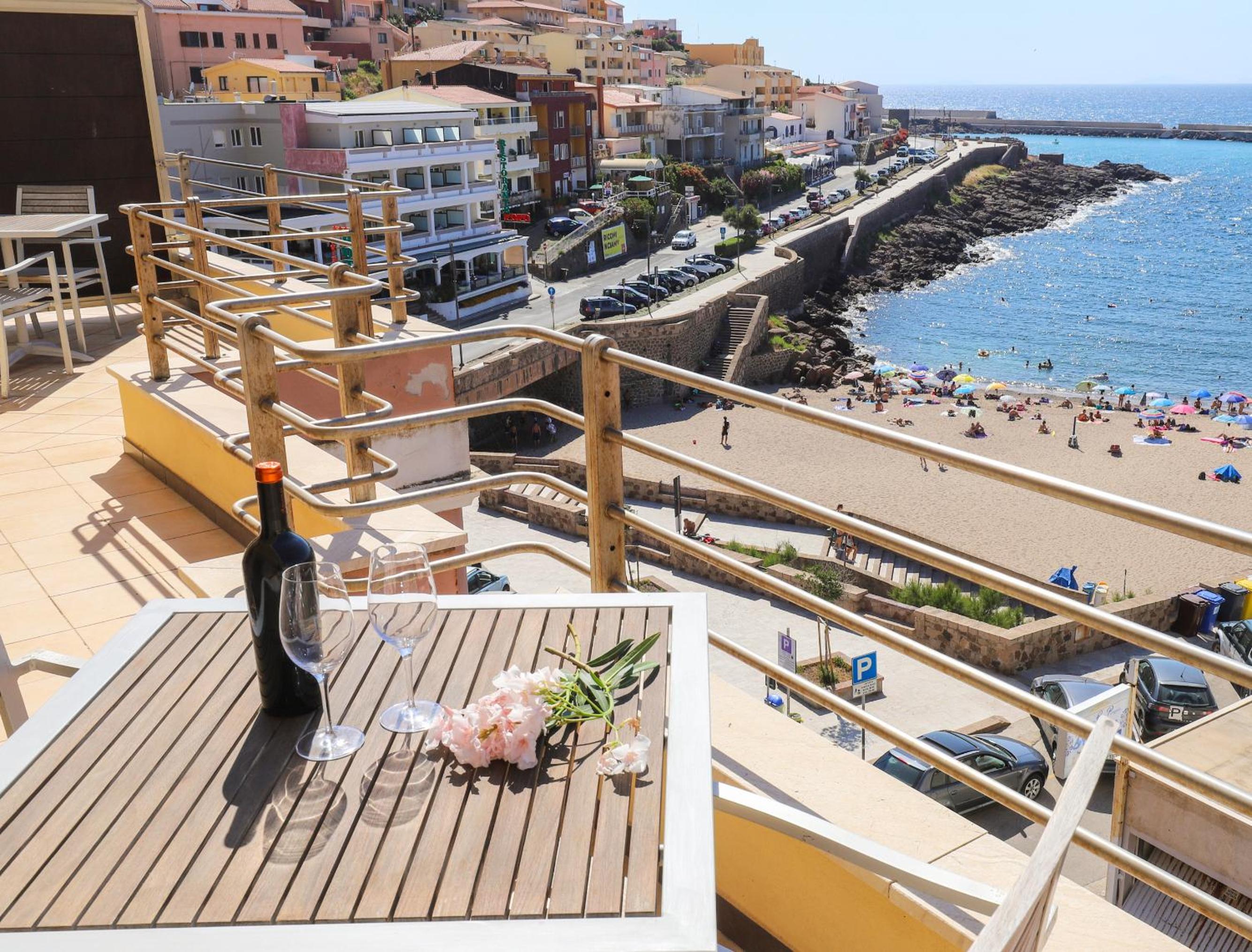 Superior Room with Terrace and Sea View - Photo 11