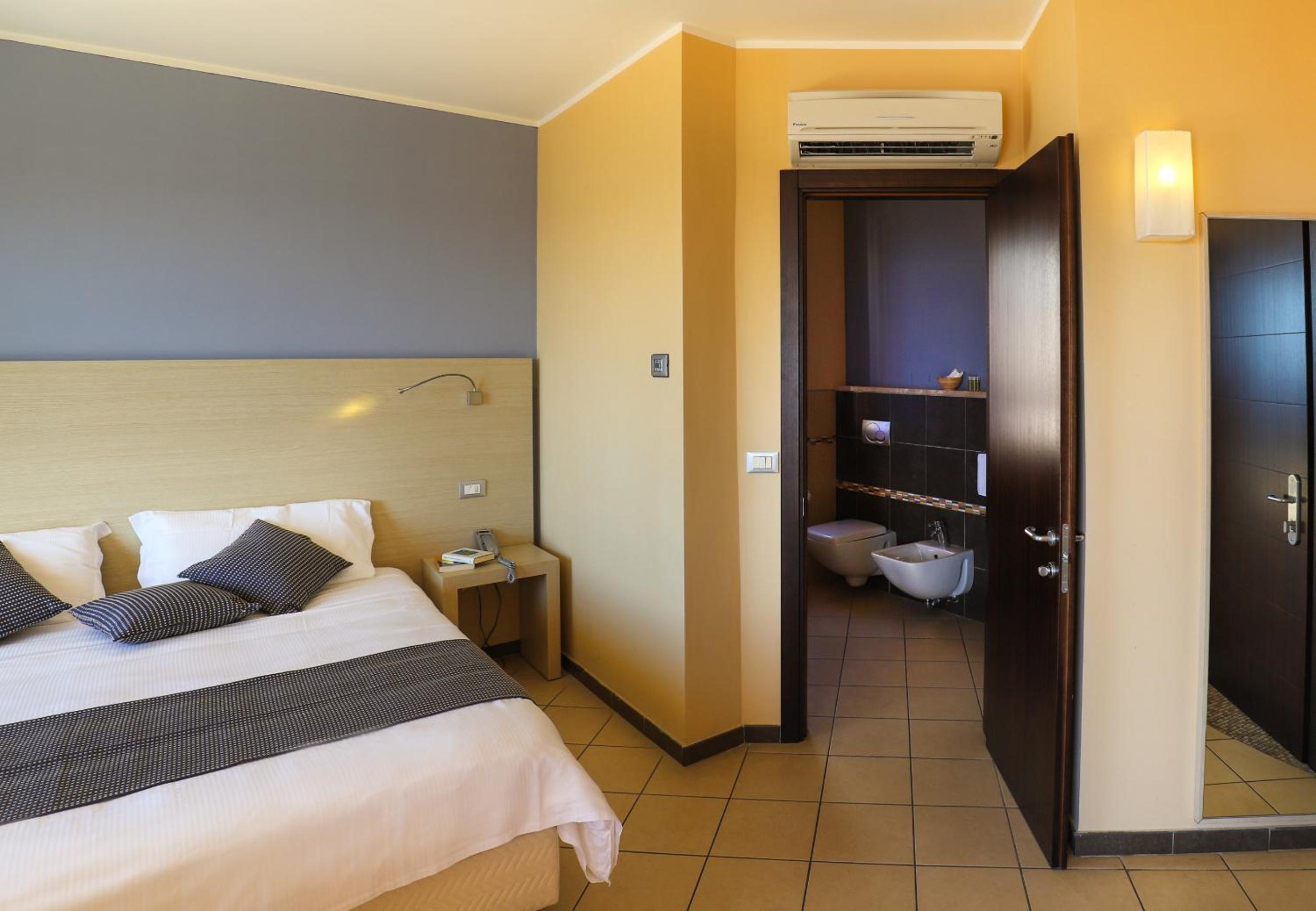 Superior Room with Terrace and Sea View - Photo 10