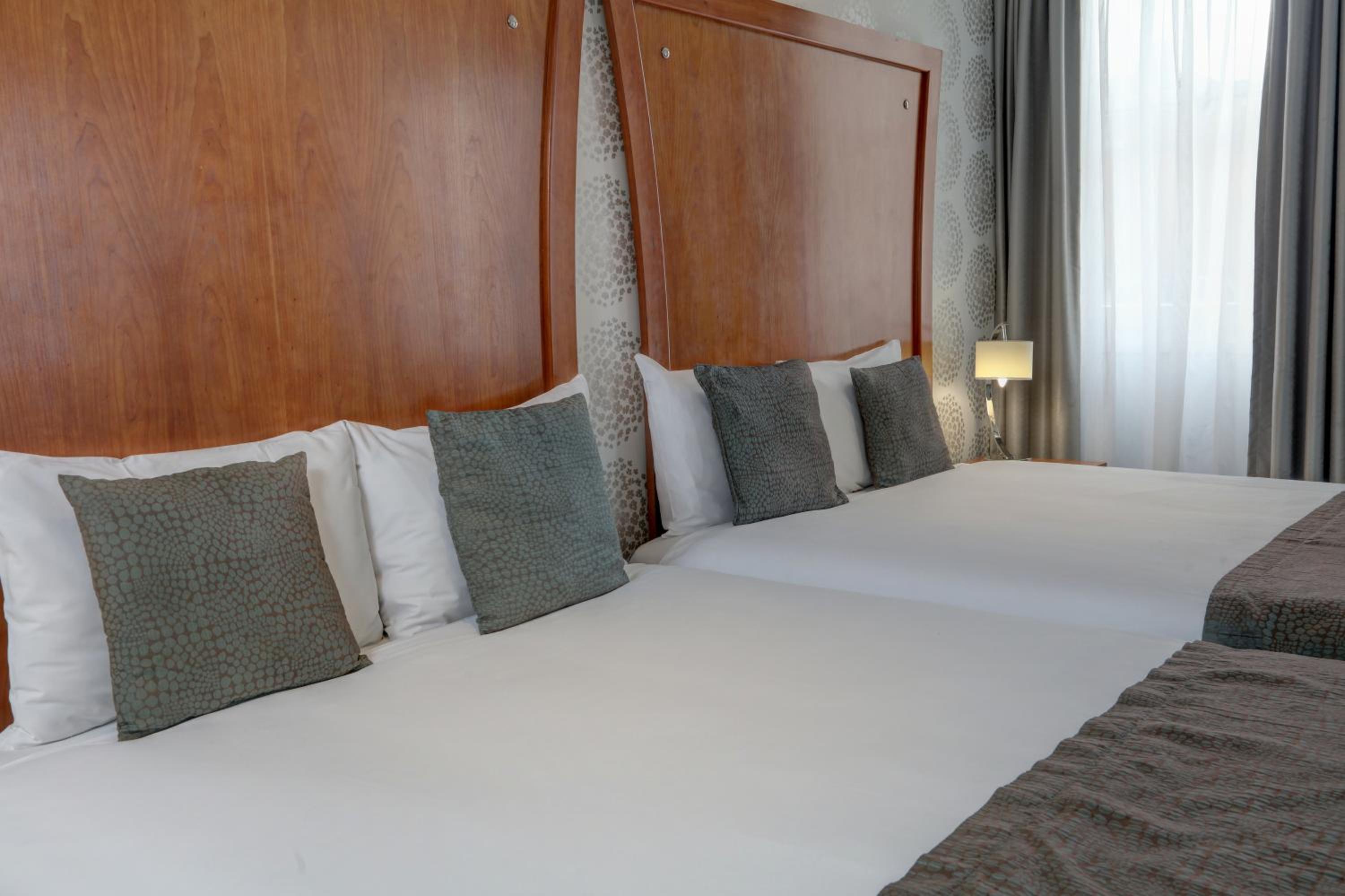Executive Family Room
