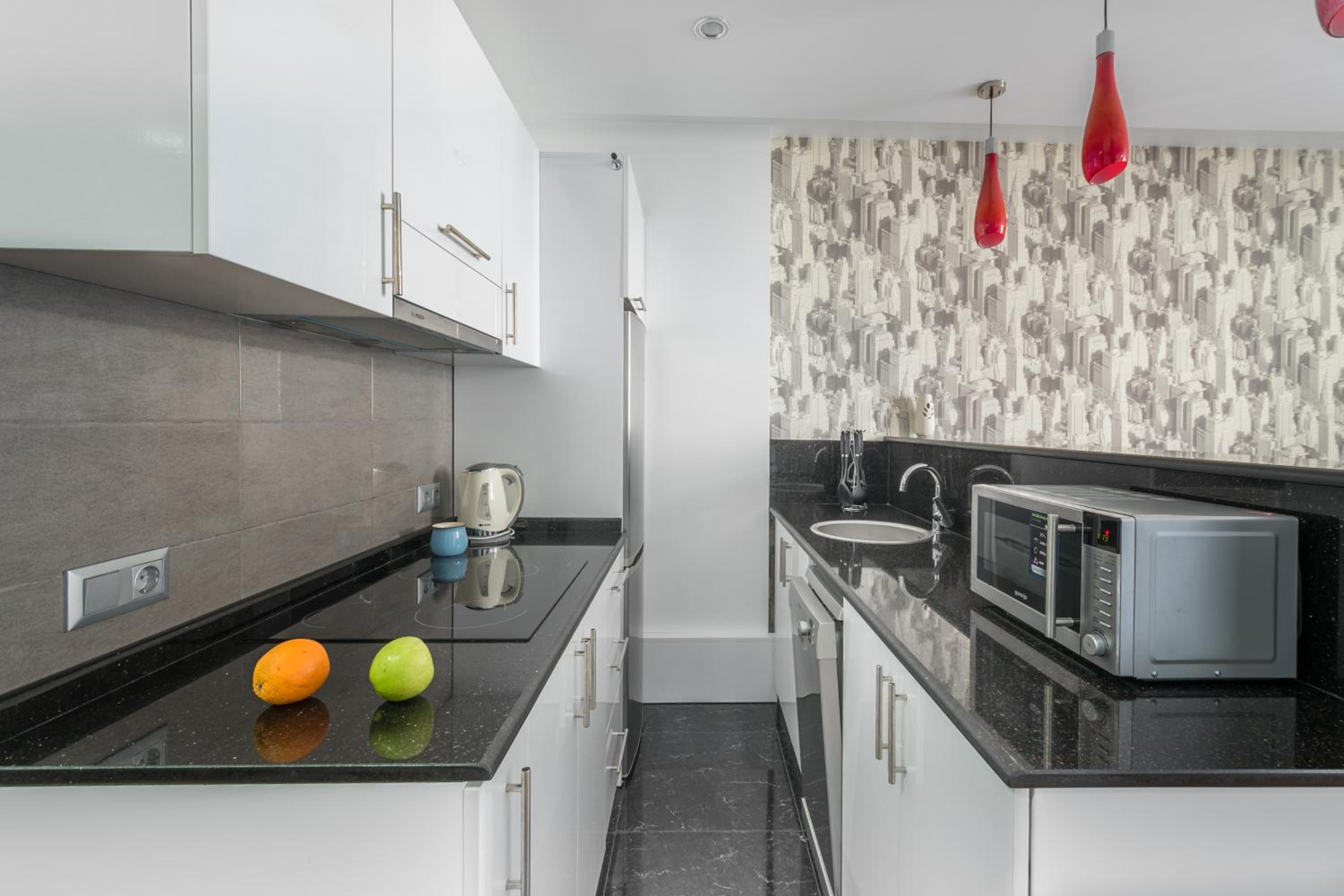 One-Bedroom Apartment - Photo 3