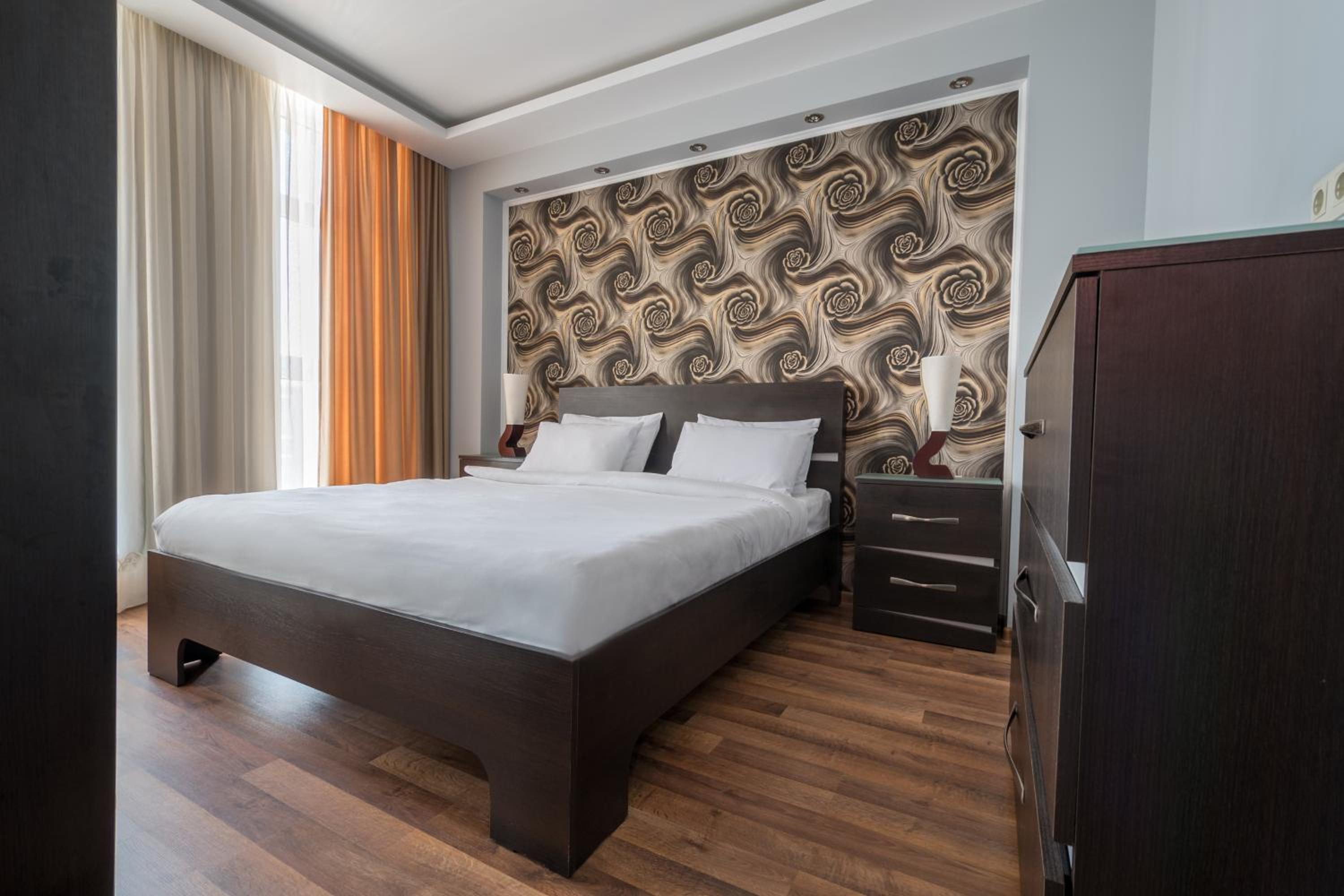 One-Bedroom Apartment - Photo 7