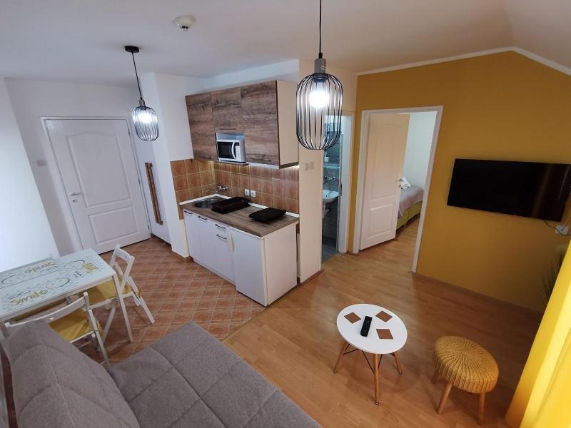 Apartment with Balcony photo 1