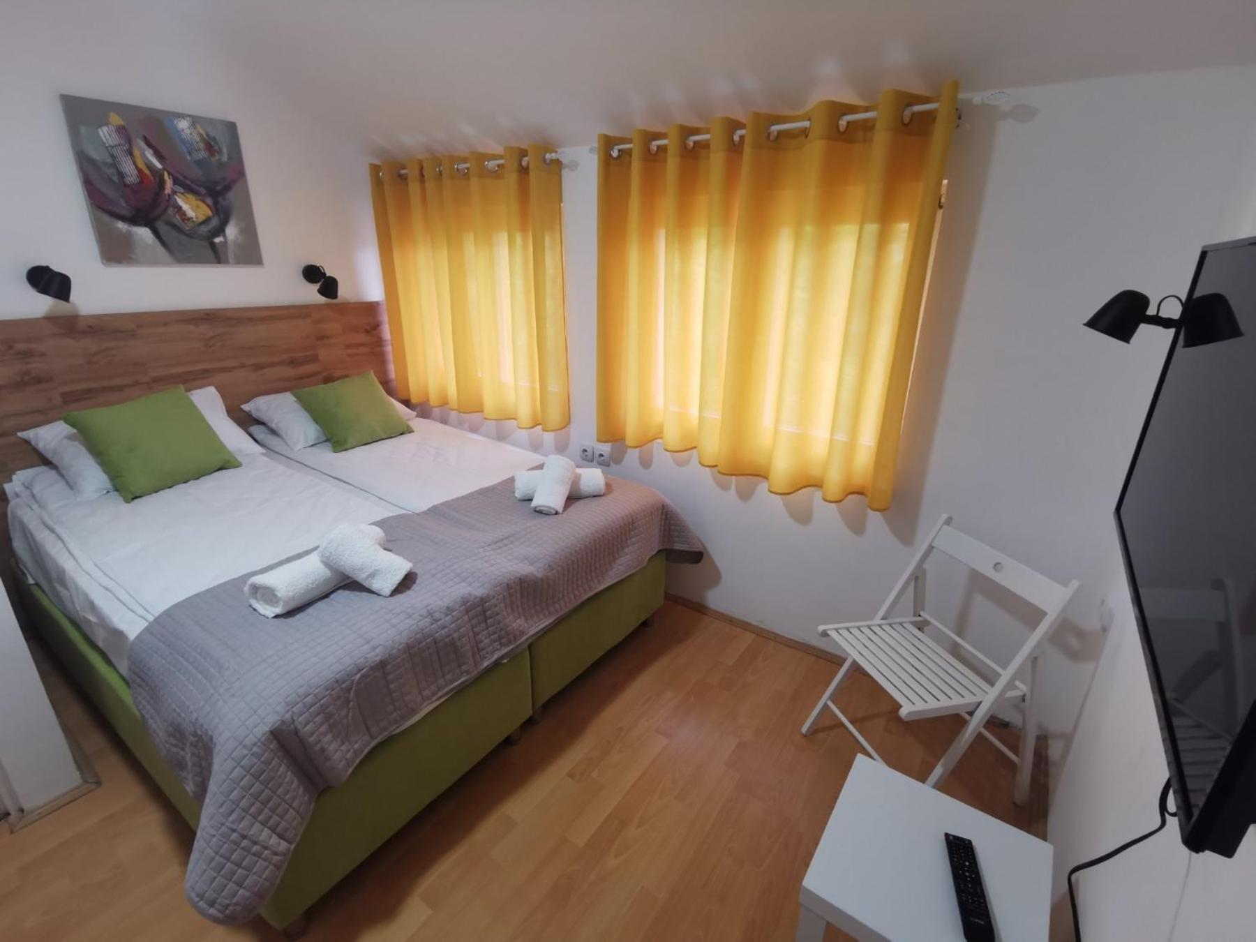 One-Bedroom Apartment photo 2