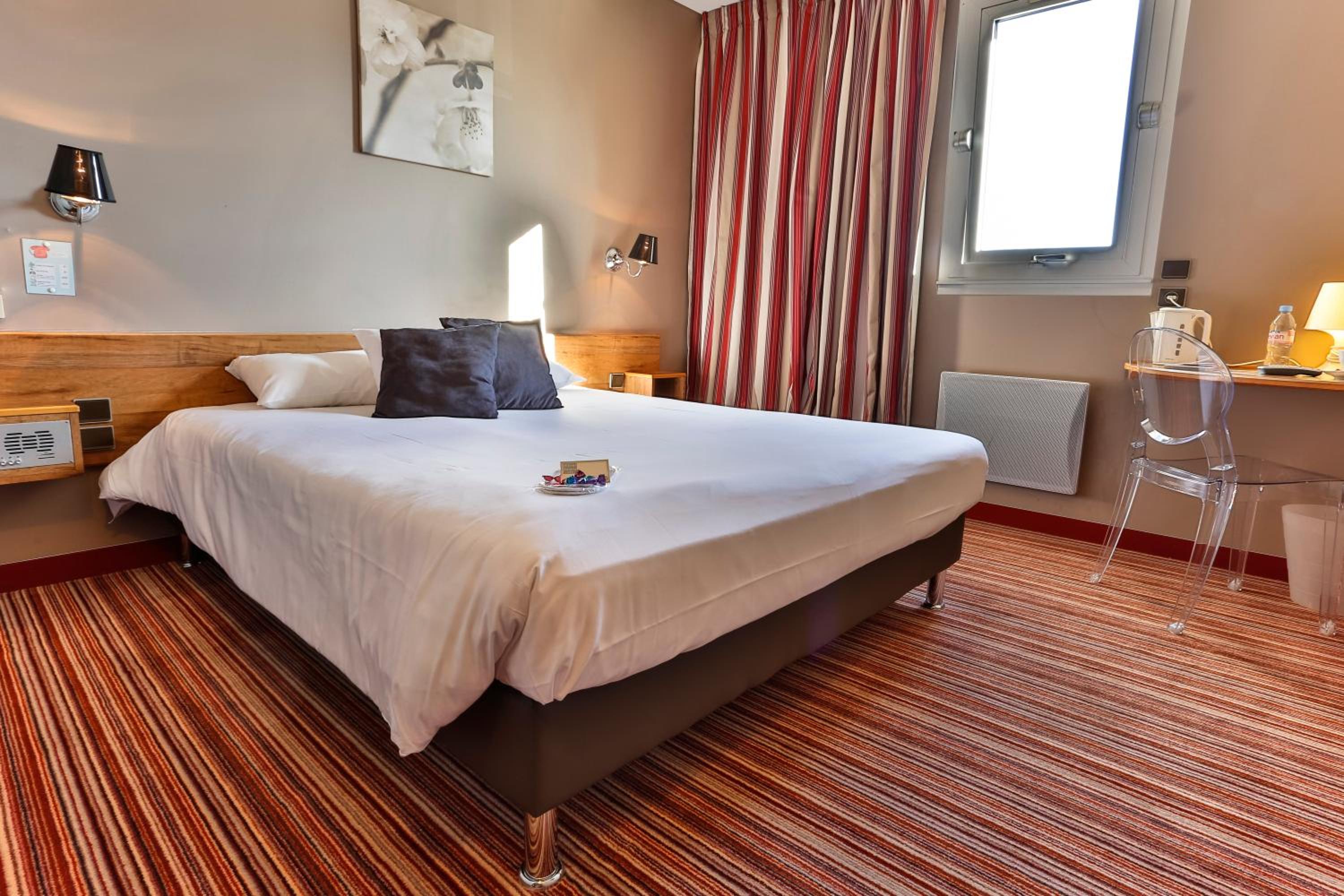 Double Room - Photo 2