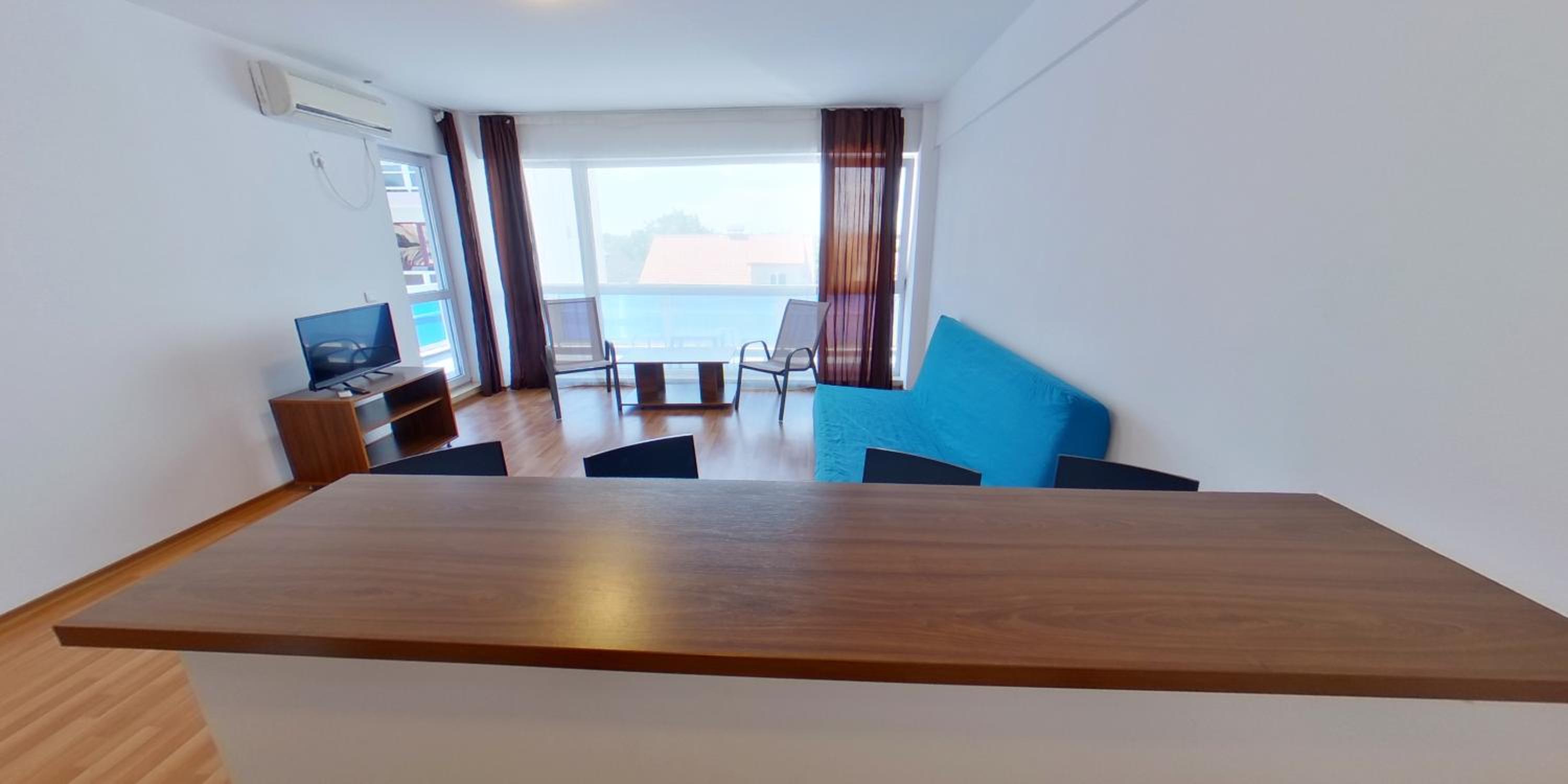 One-Bedroom Apartment (4 Adults)