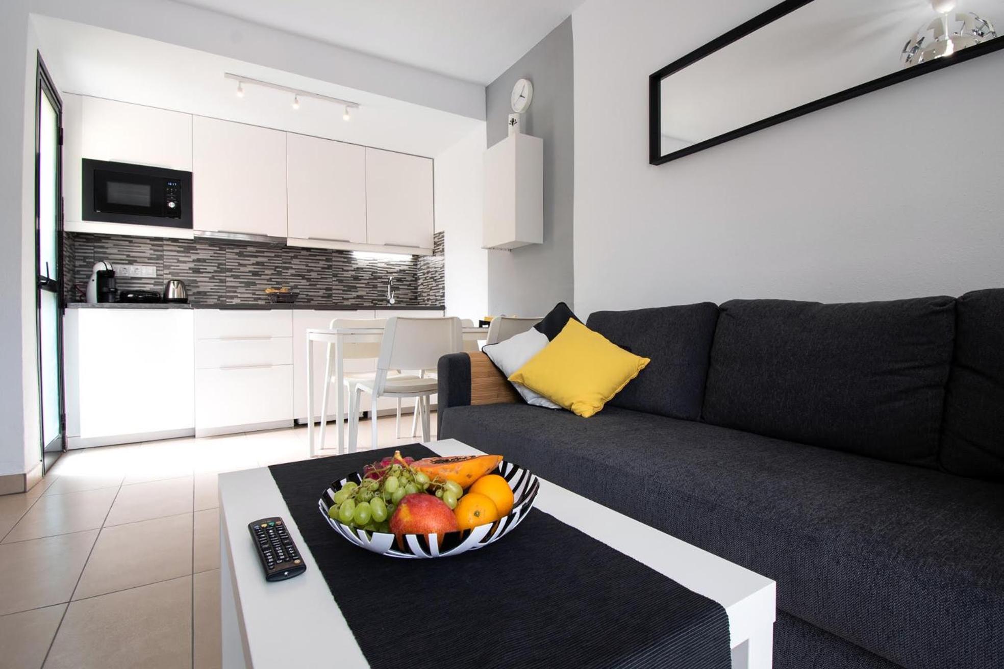 One-Bedroom Apartment - Photo 25