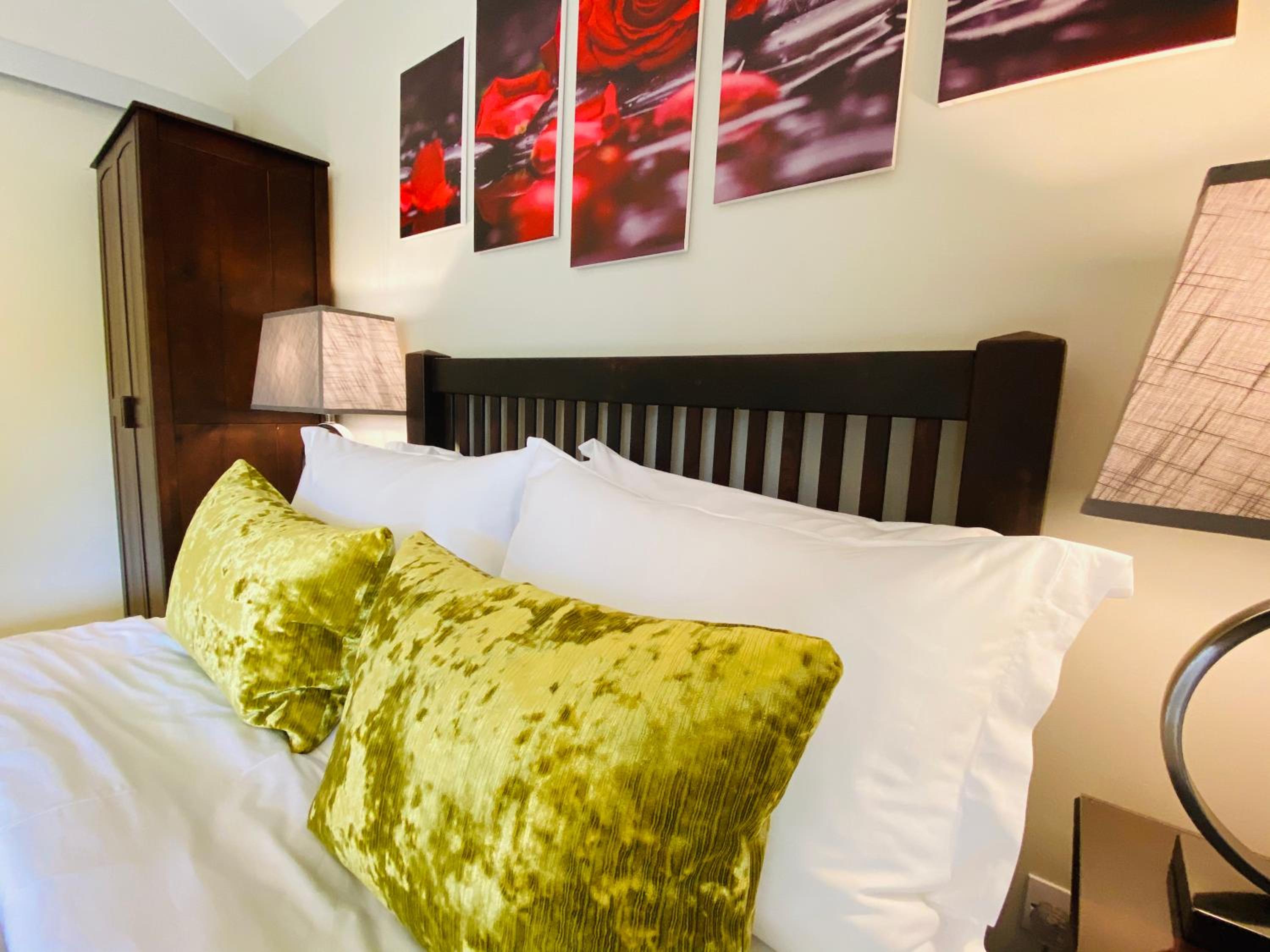 Double Room - Photo 6