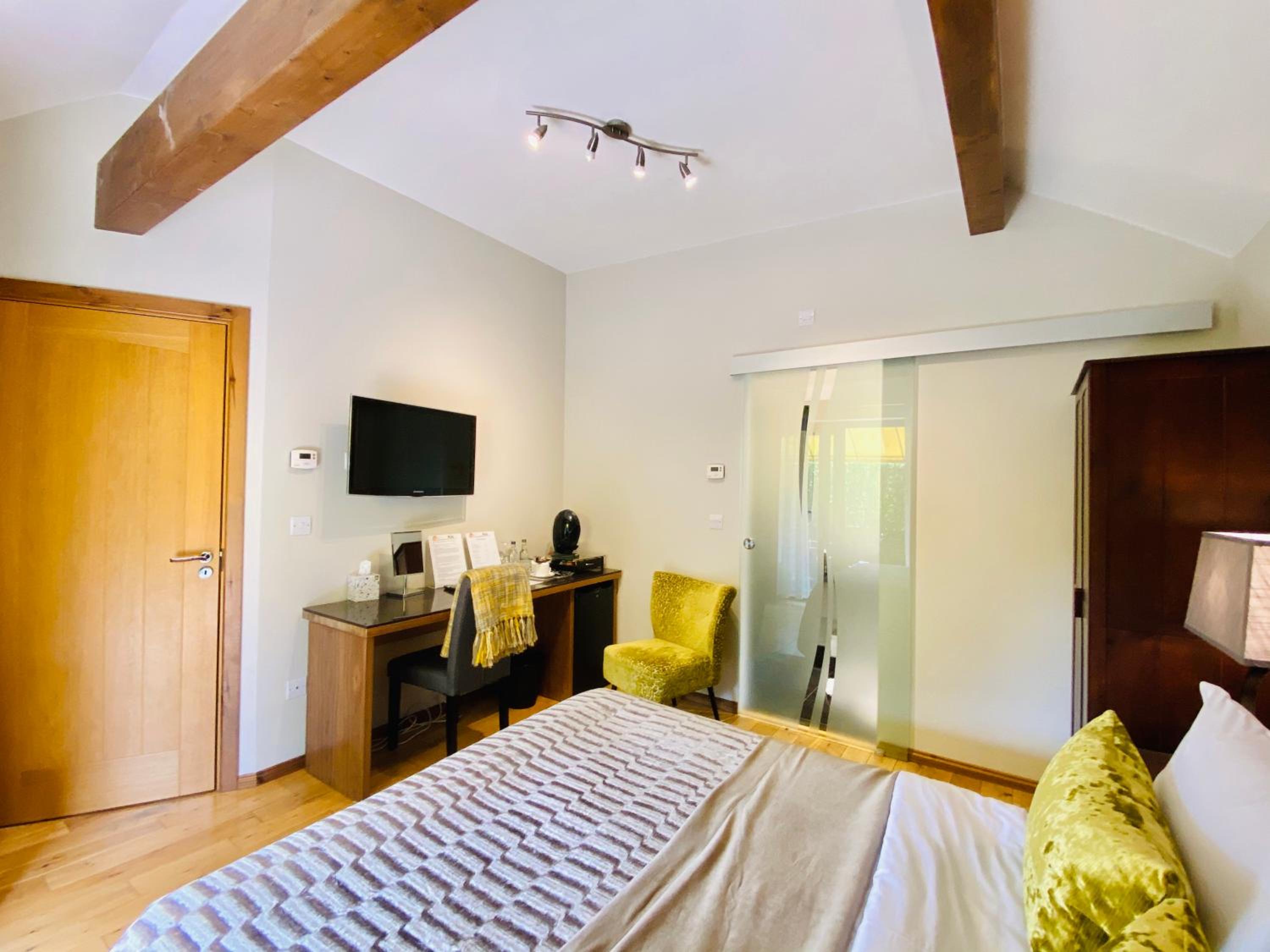 Double Room - Photo 3
