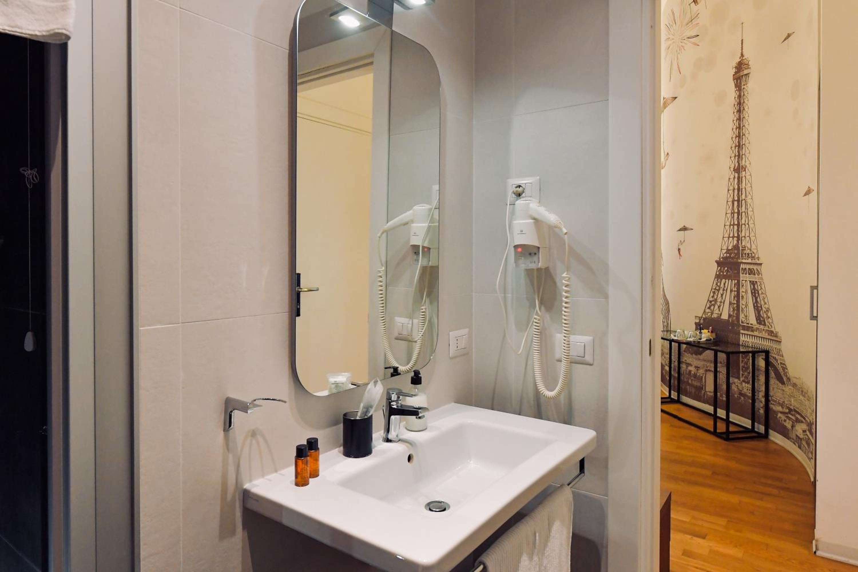 Superior Double or Twin Room photo 3