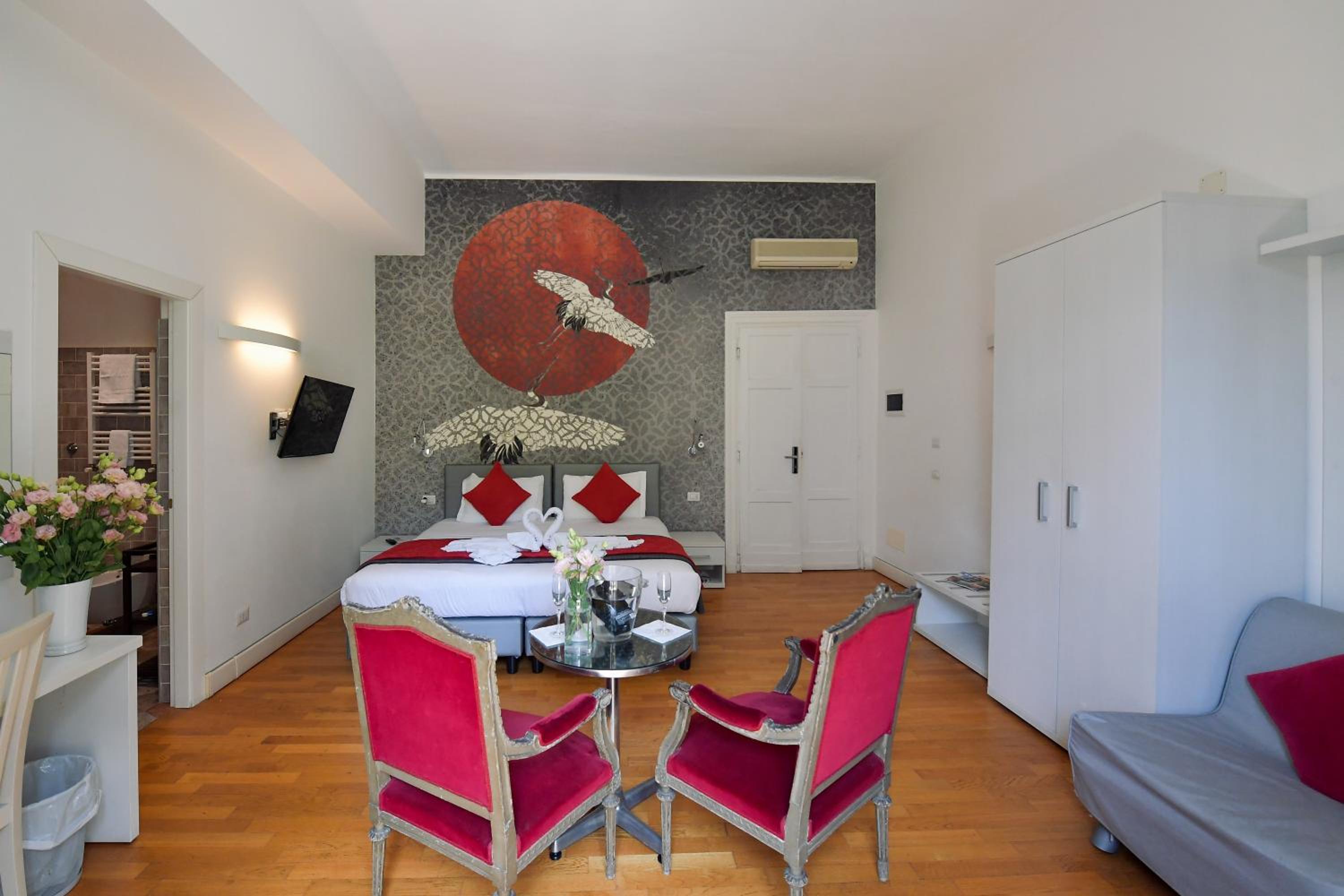 Junior Suite with Balcony photo 1