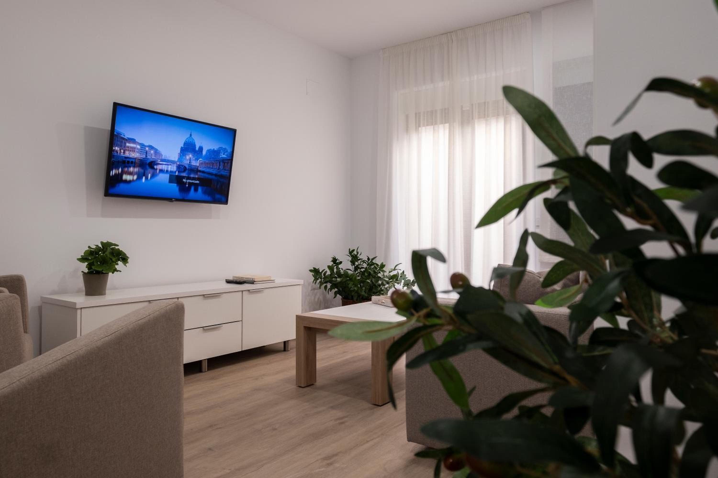 Apartment with Terrace - Photo 7