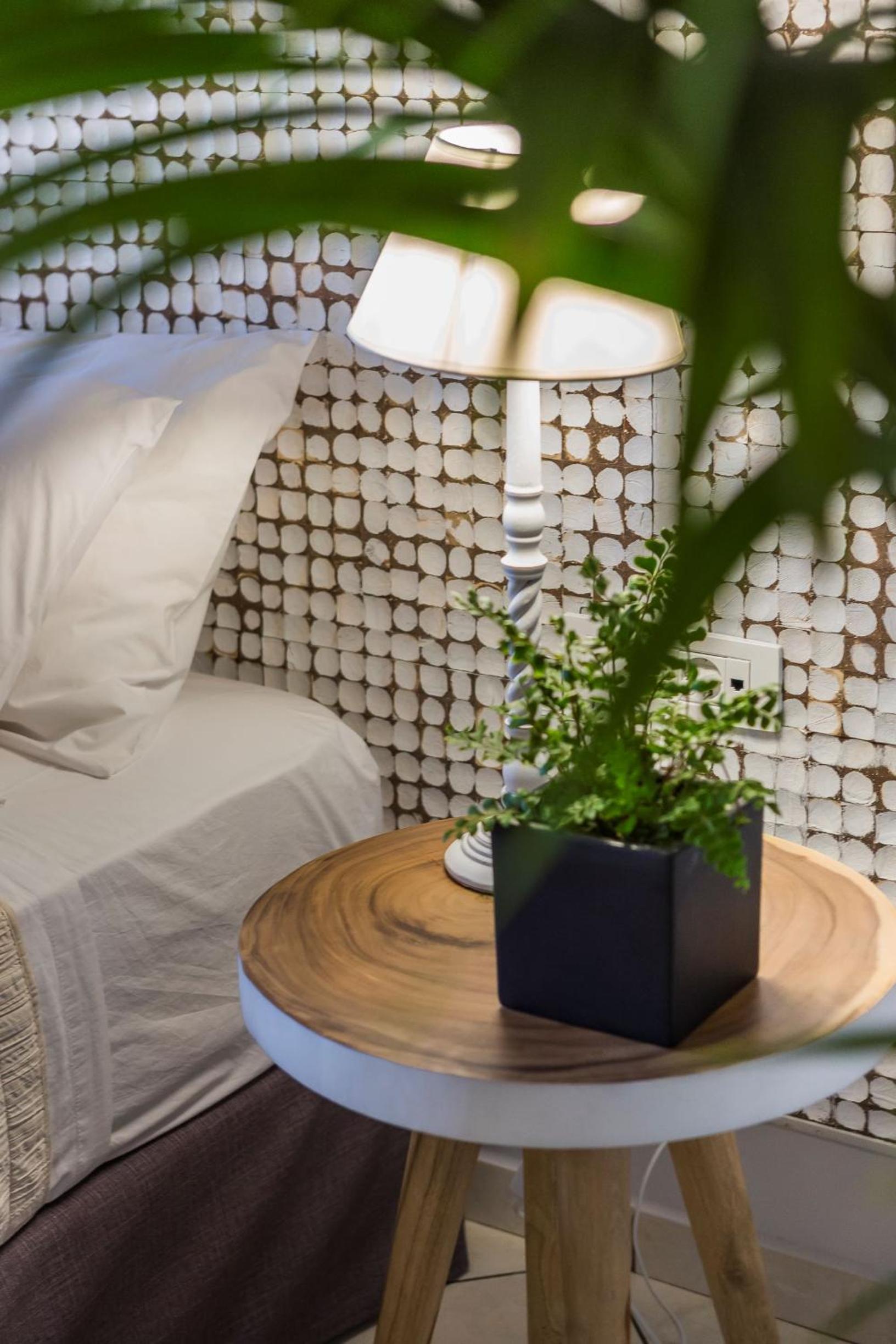 Superior Room with Sea View - Photo 10