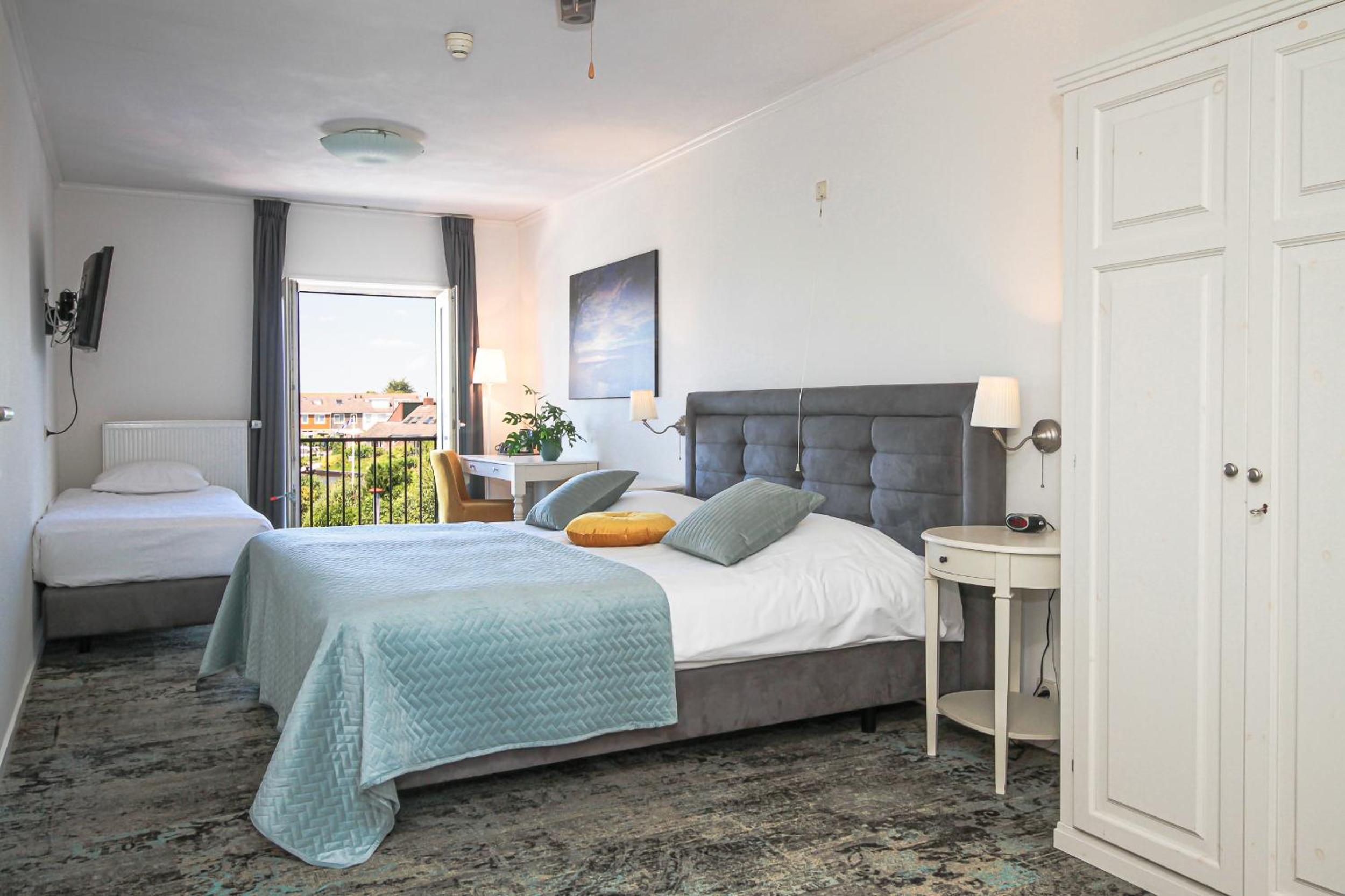 Triple Room - River Side