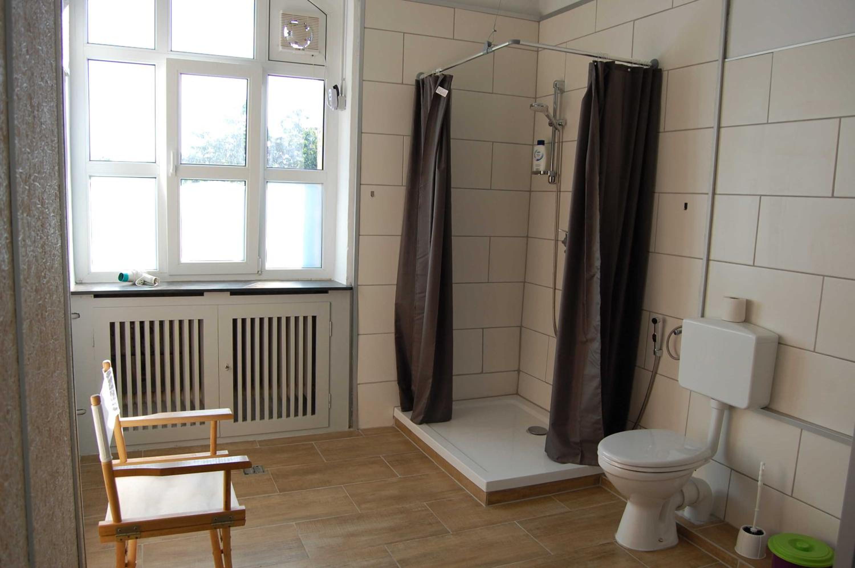Quadruple Room with Shared Bathroom photo 3