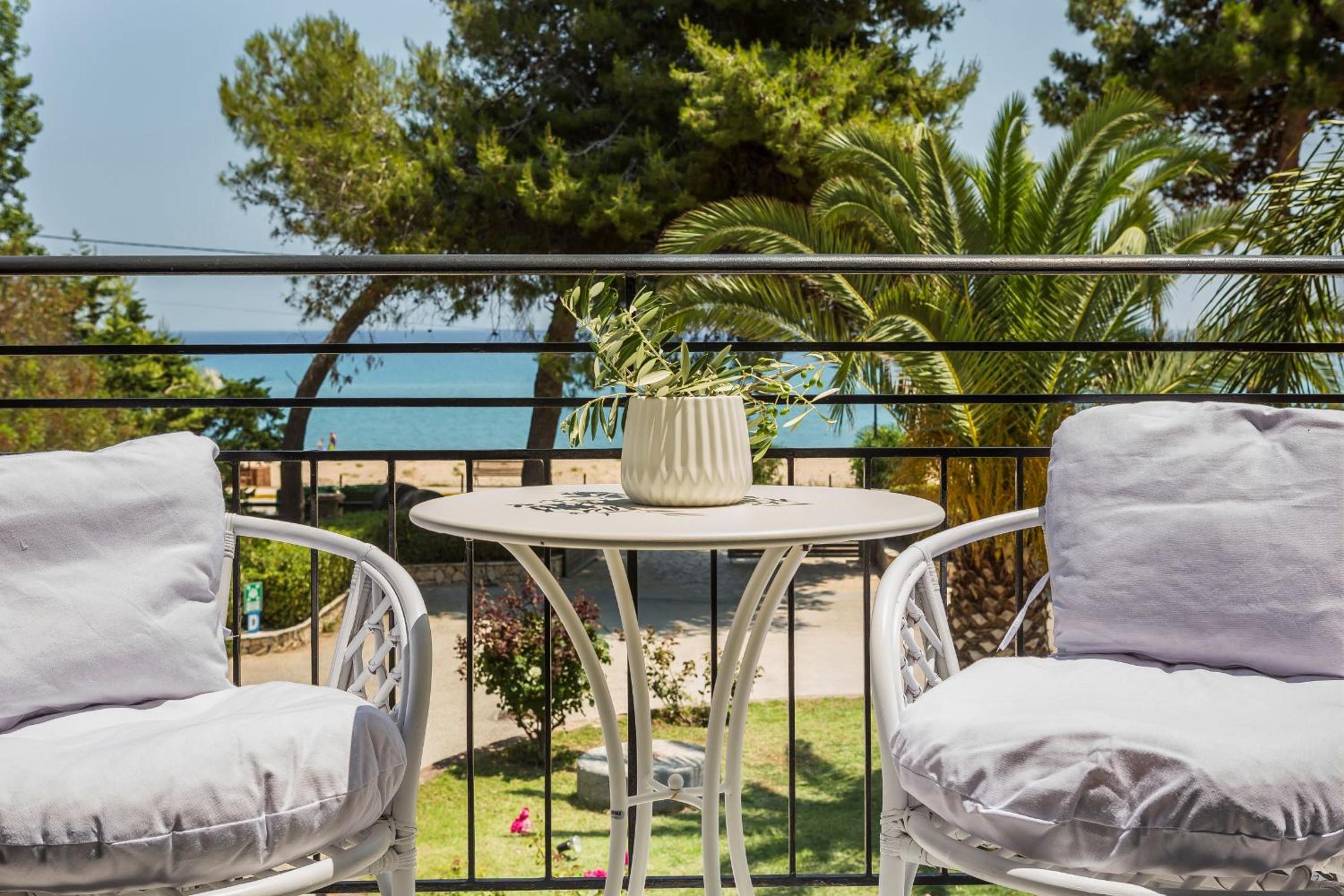Superior Room with Sea View - Photo 16