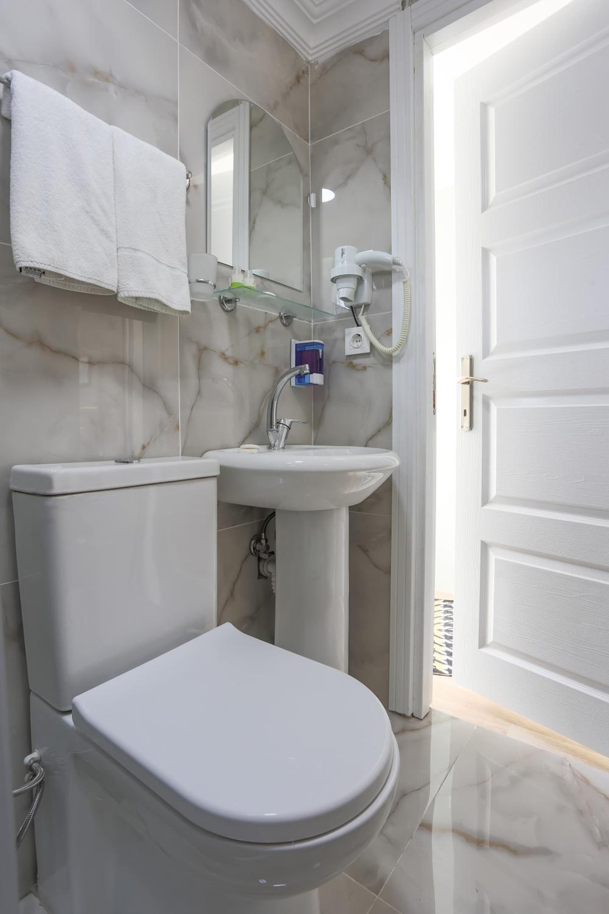 Deluxe Double Room with Sea View photo 3
