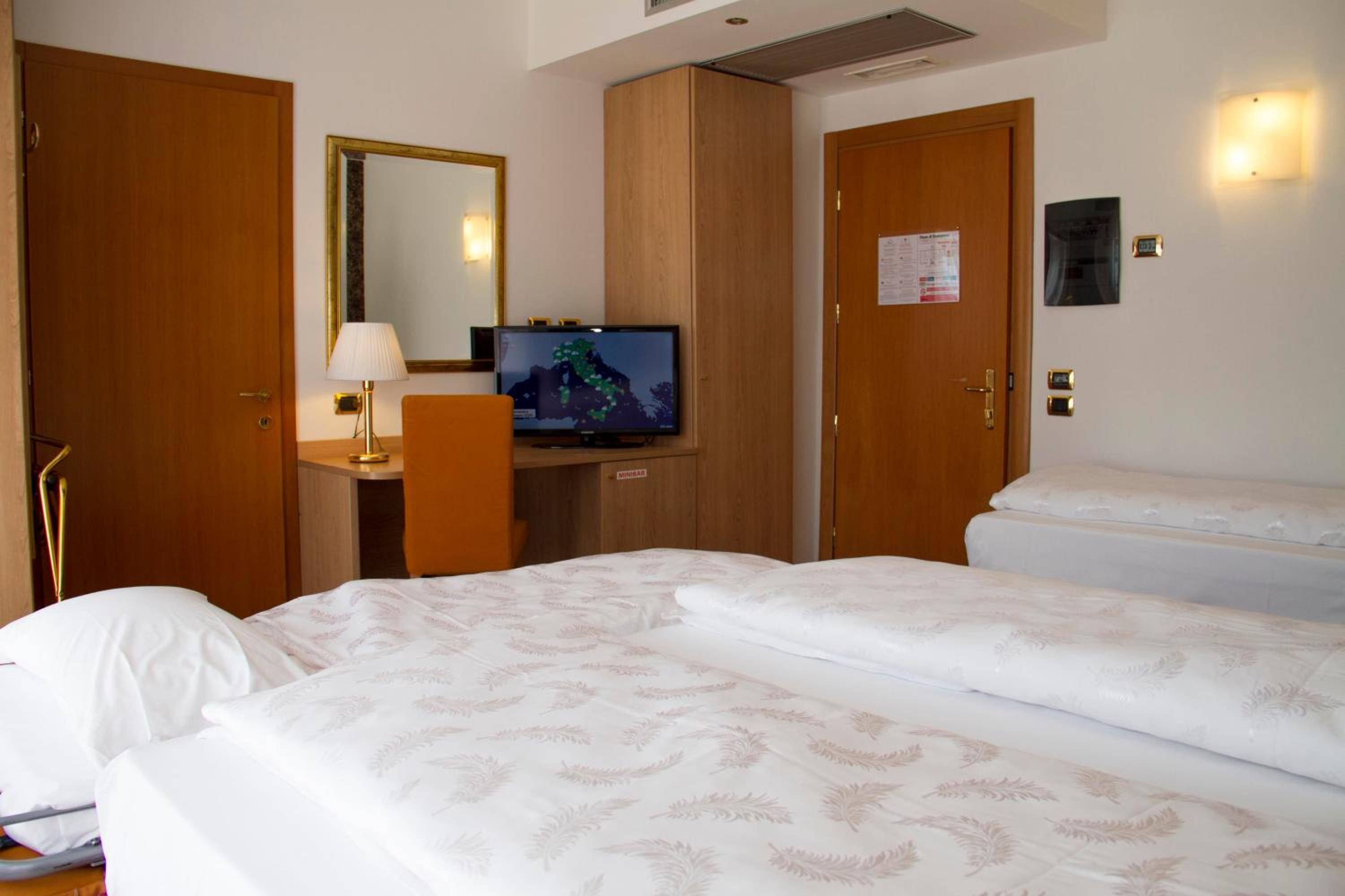 Quadruple Room photo 3