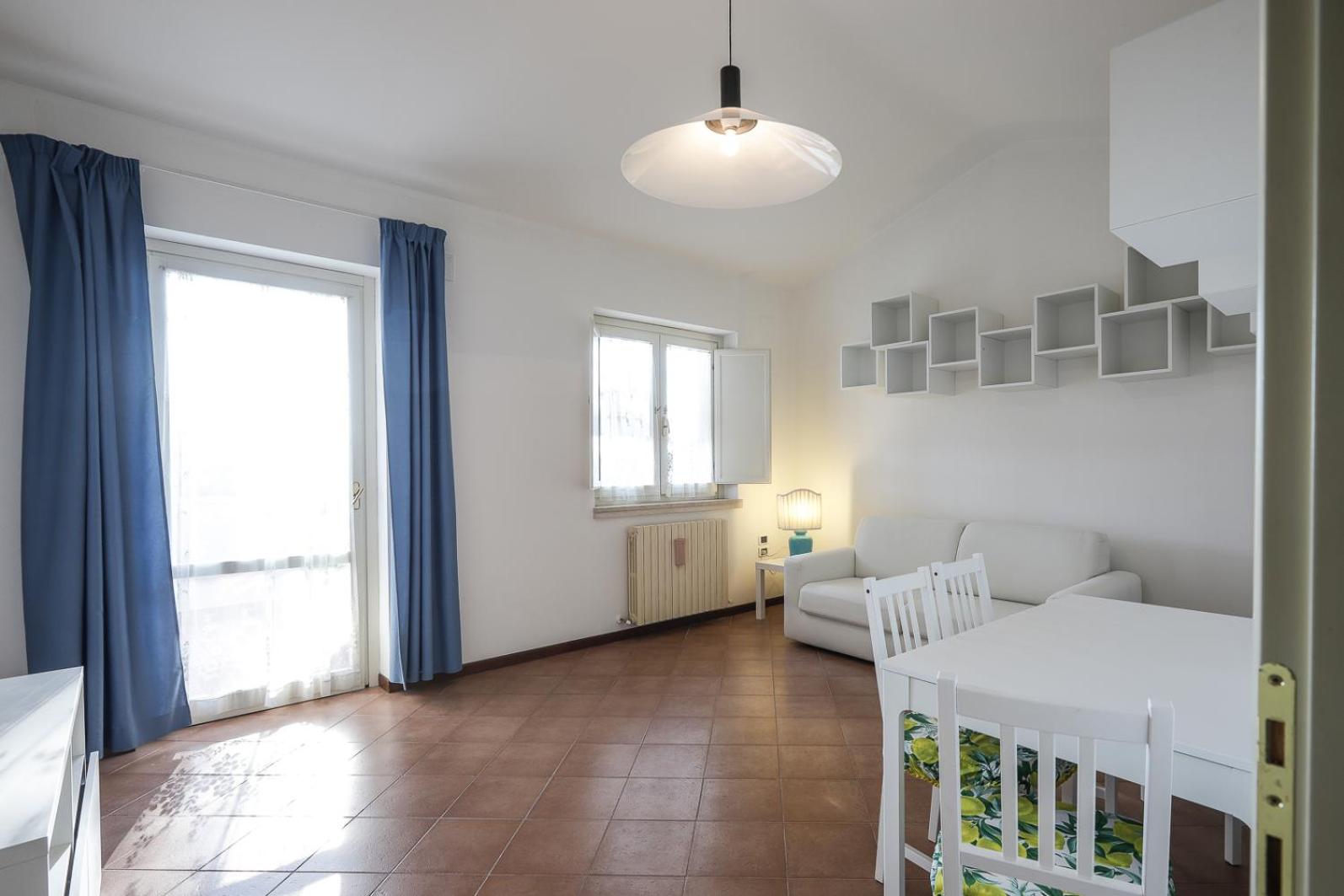 One-Bedroom House photo 1