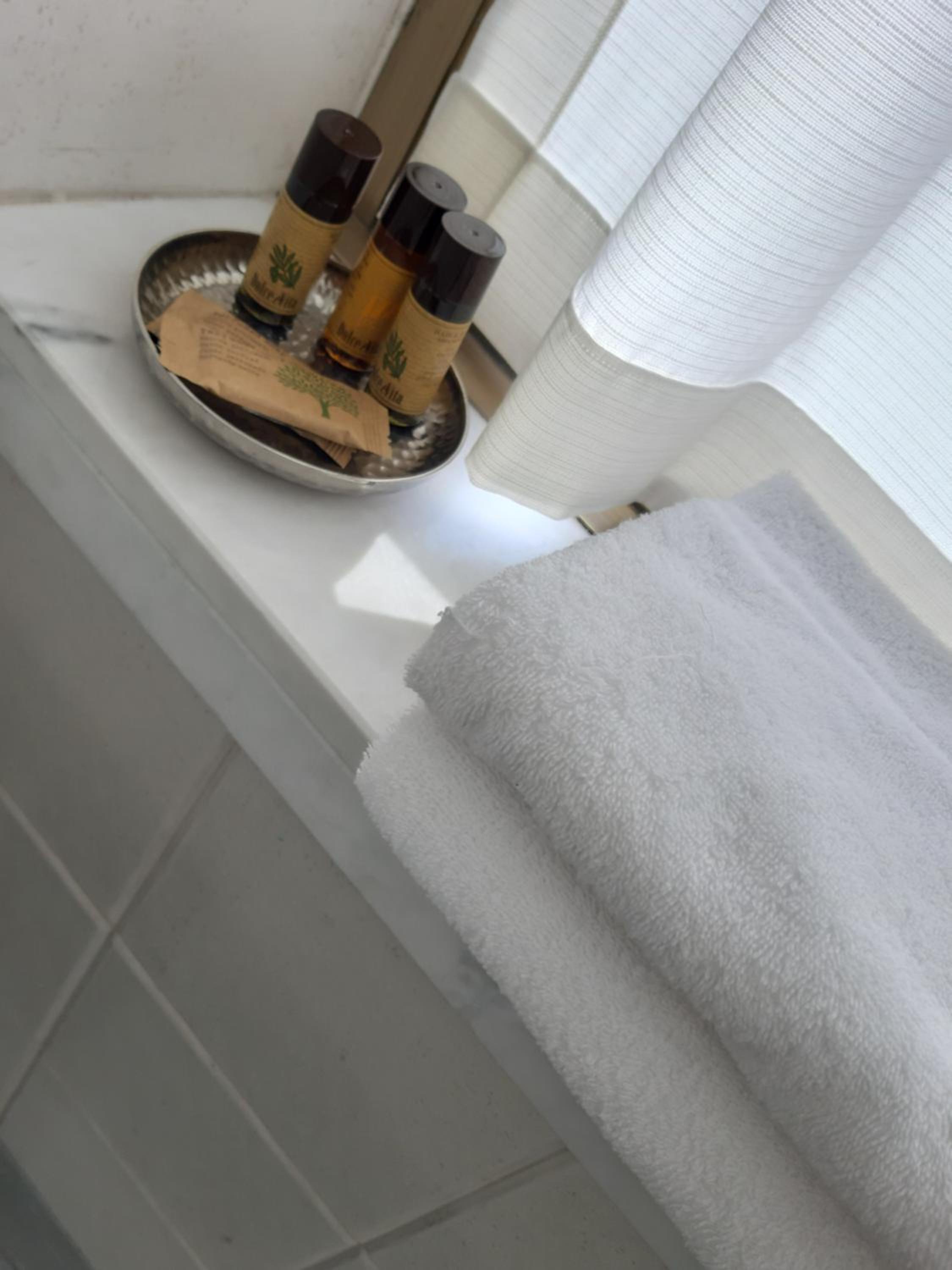 Twin Room with Private Bathroom - Photo 6