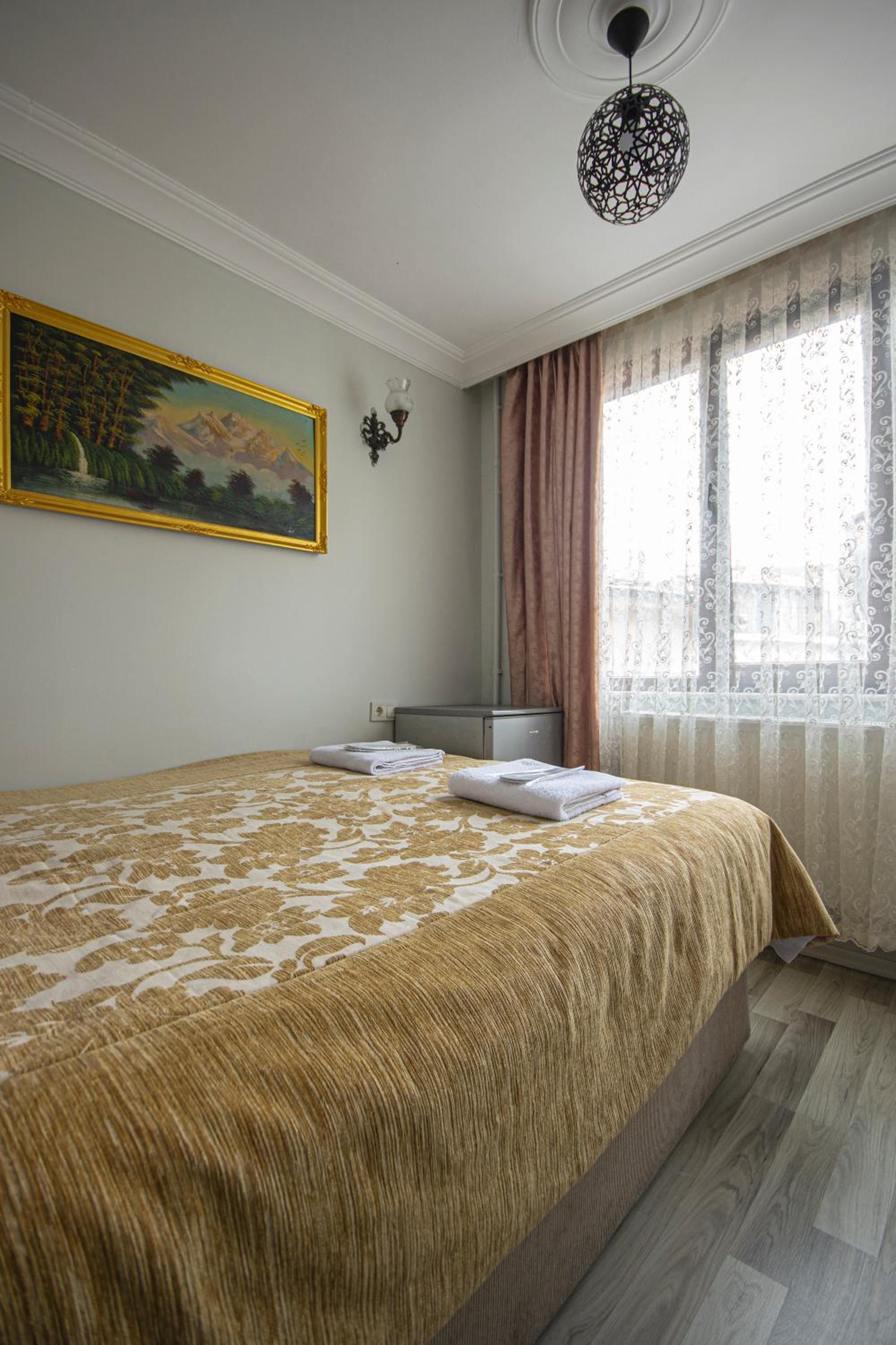One-Bedroom Apartment photo 3