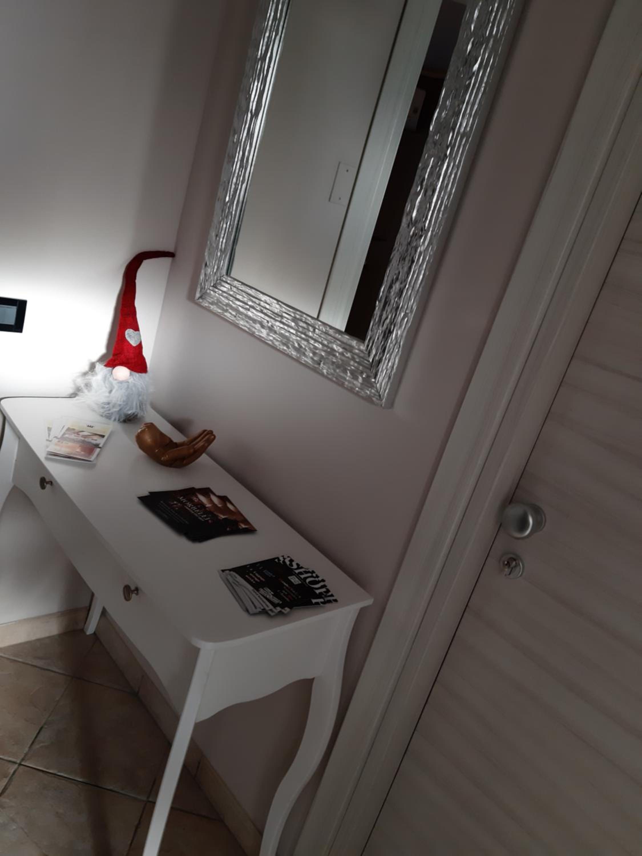 Twin Room with Private Bathroom - Photo 5