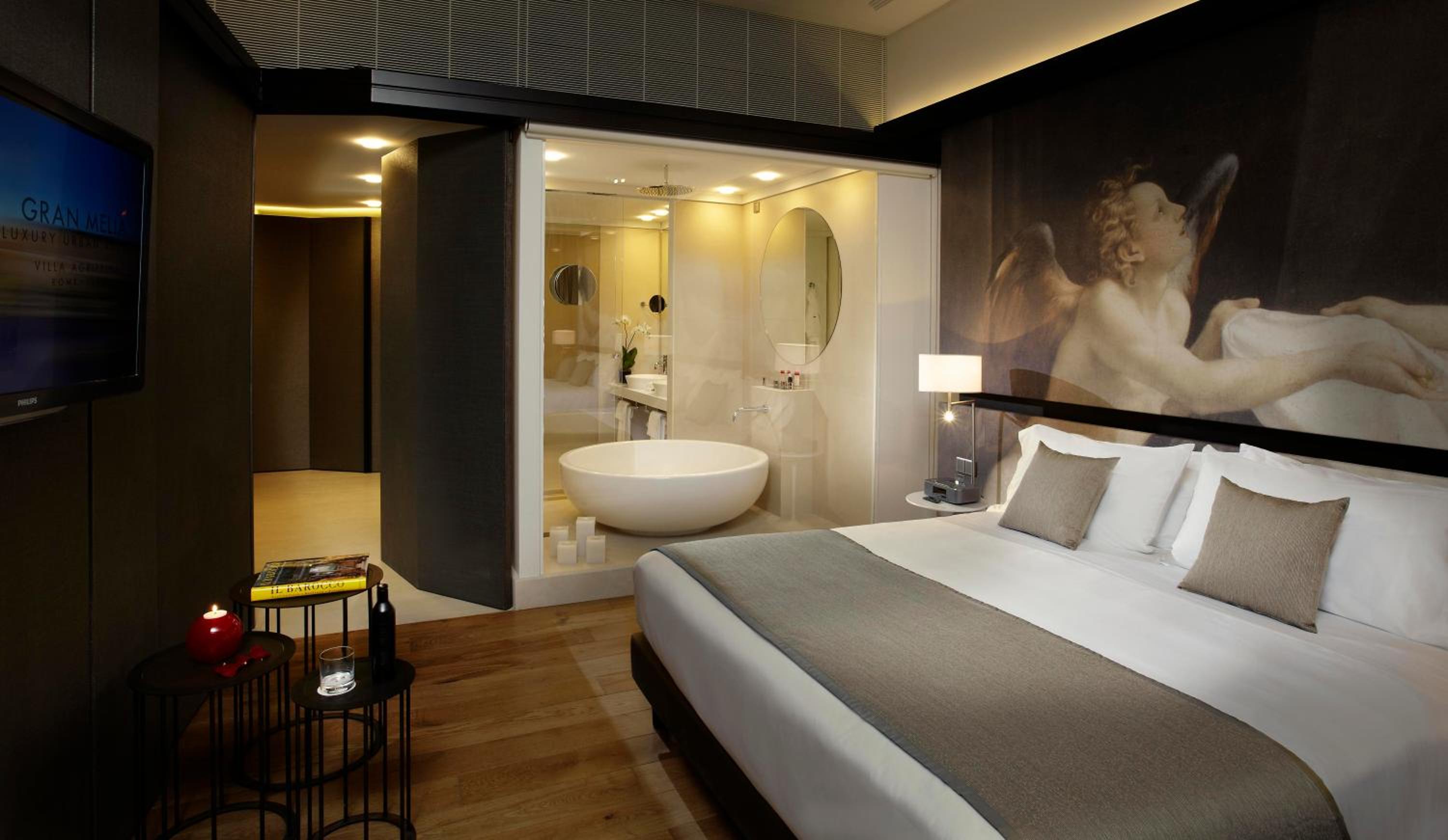Vatican Suite with Spa Access photo 2