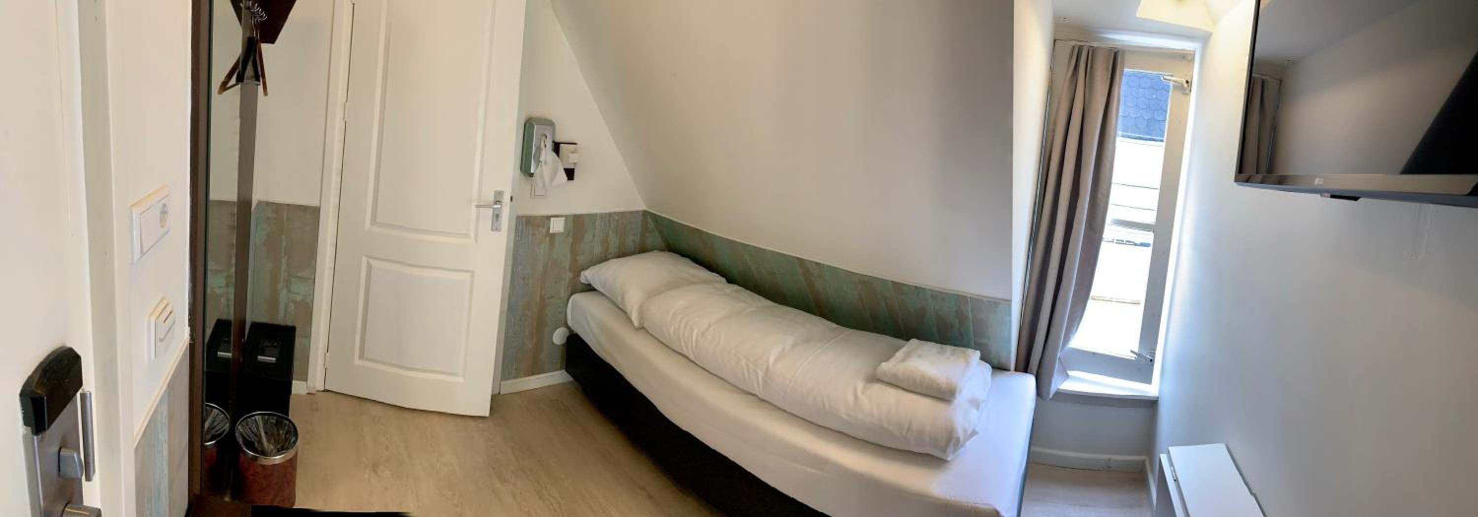 Single Room with Private Bathroom