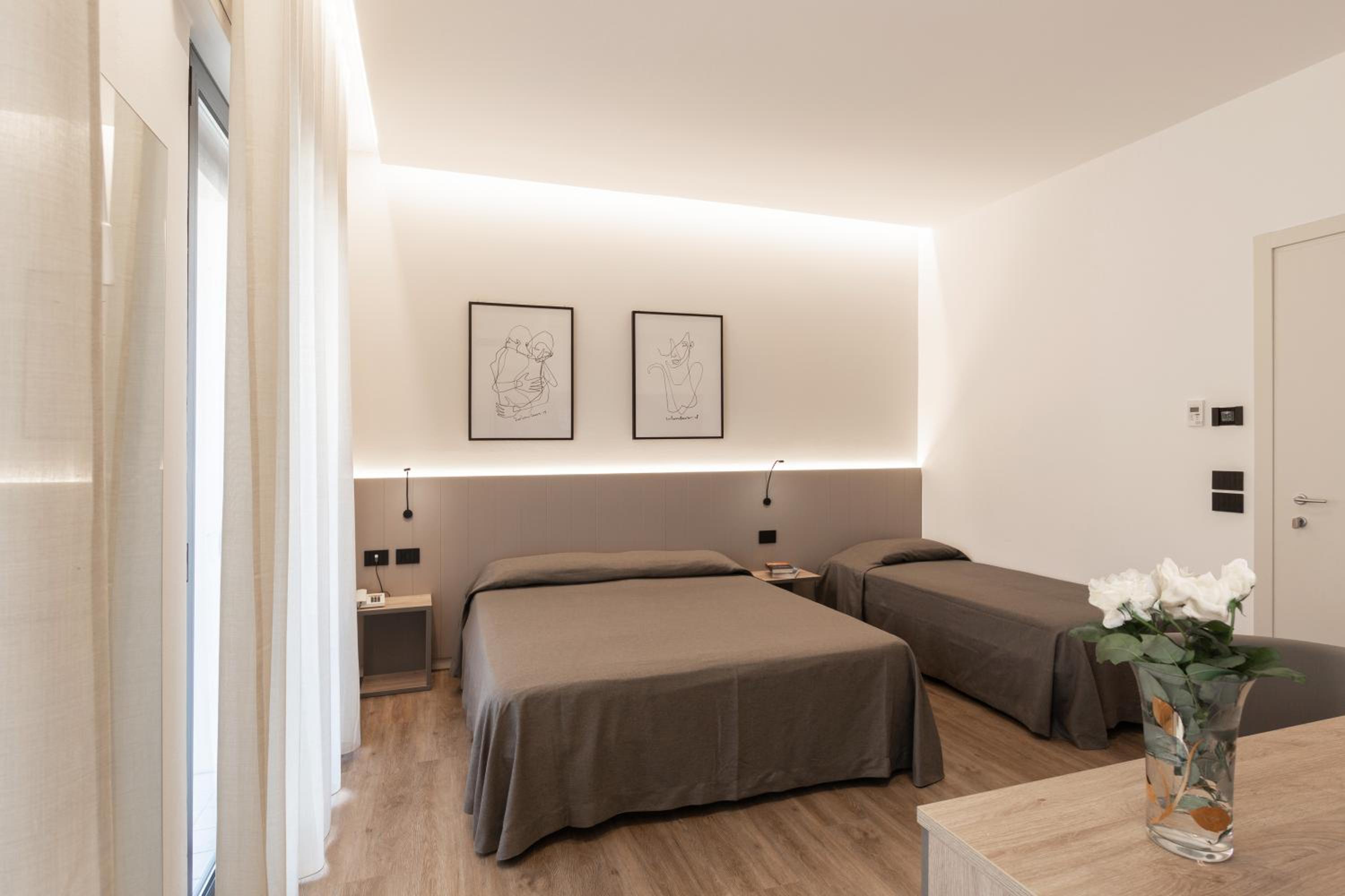 Deluxe Triple Room photo 2