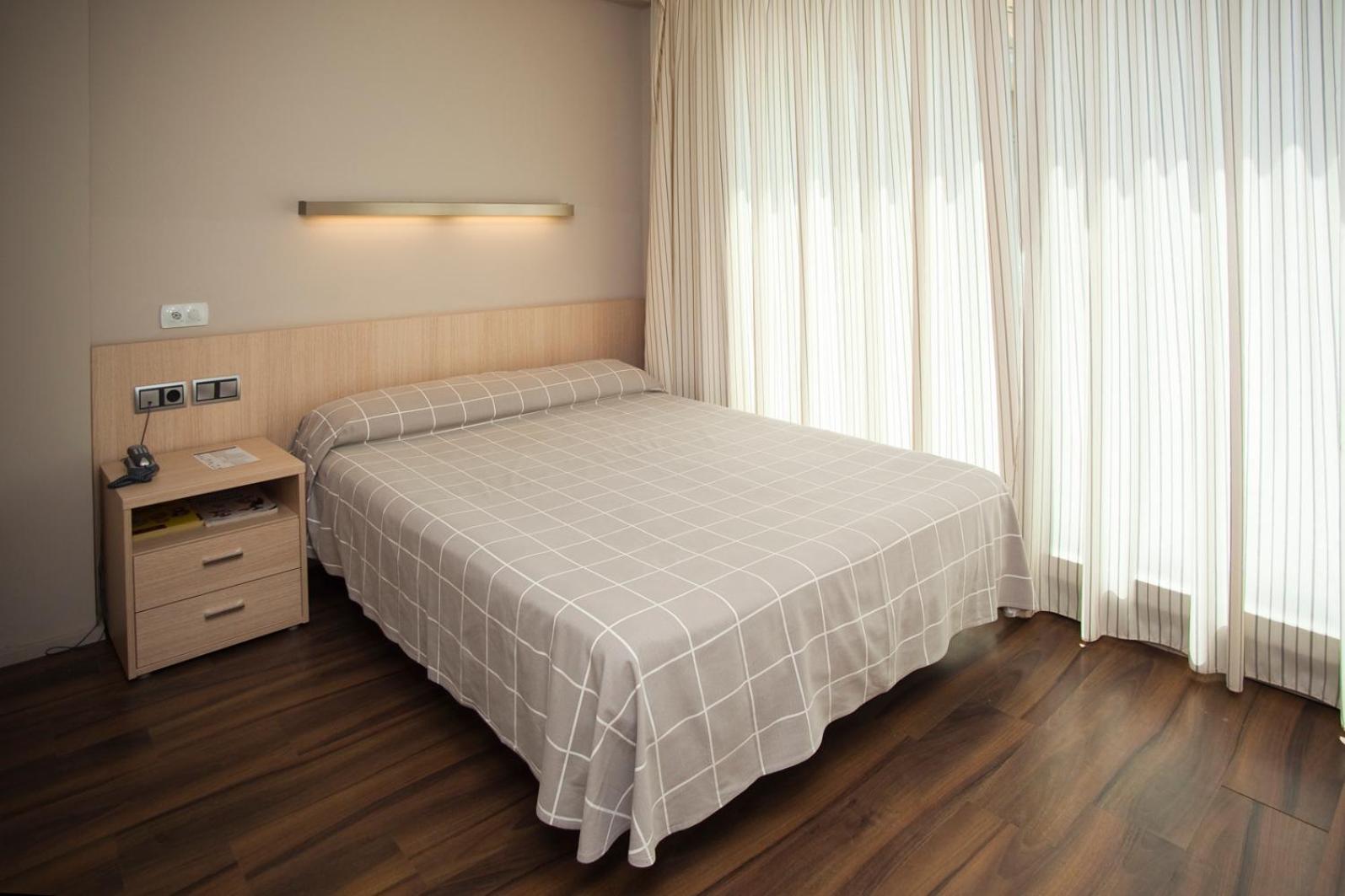 Standard Double or Twin Room - Photo 5