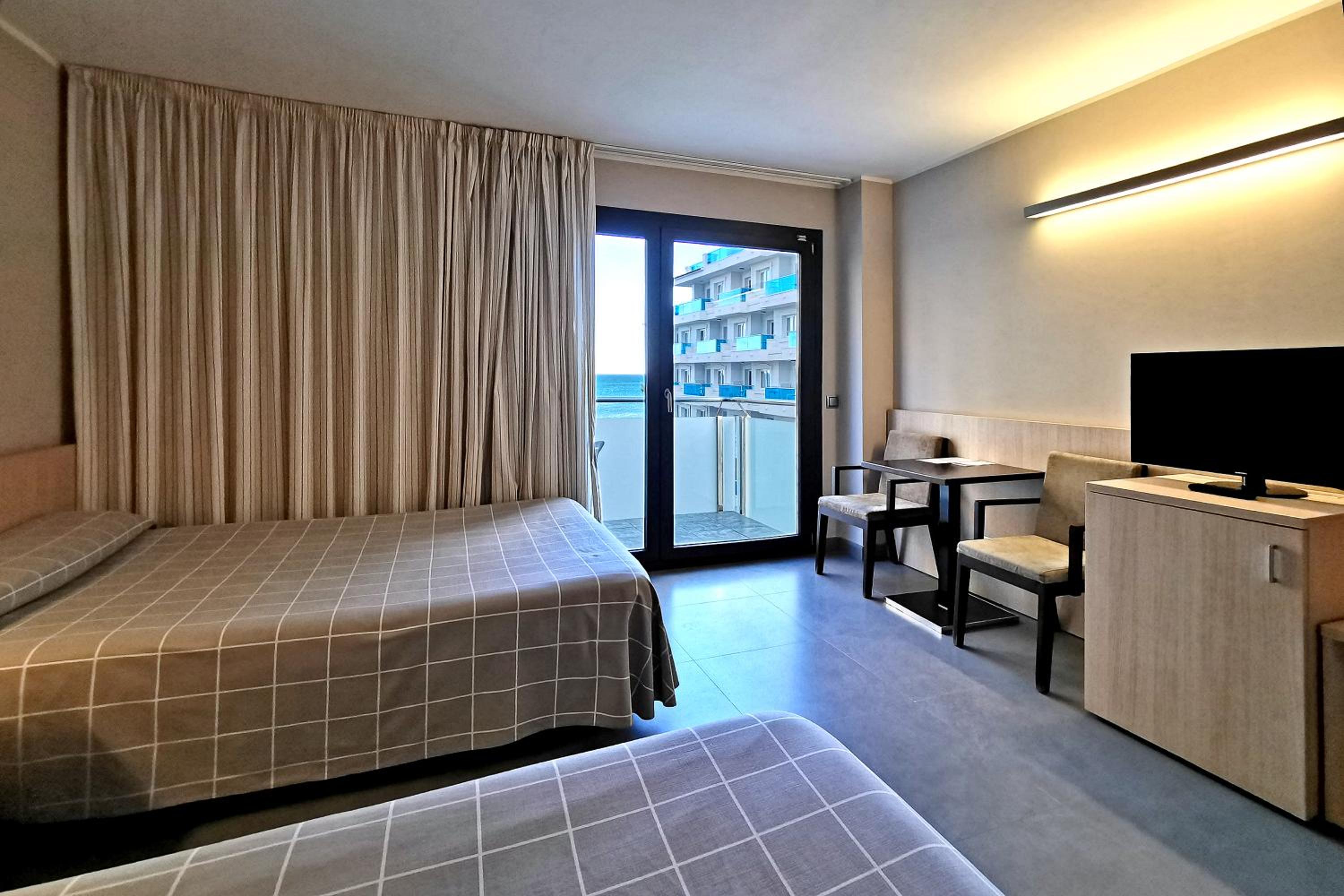 Double or Twin Room - Photo 6